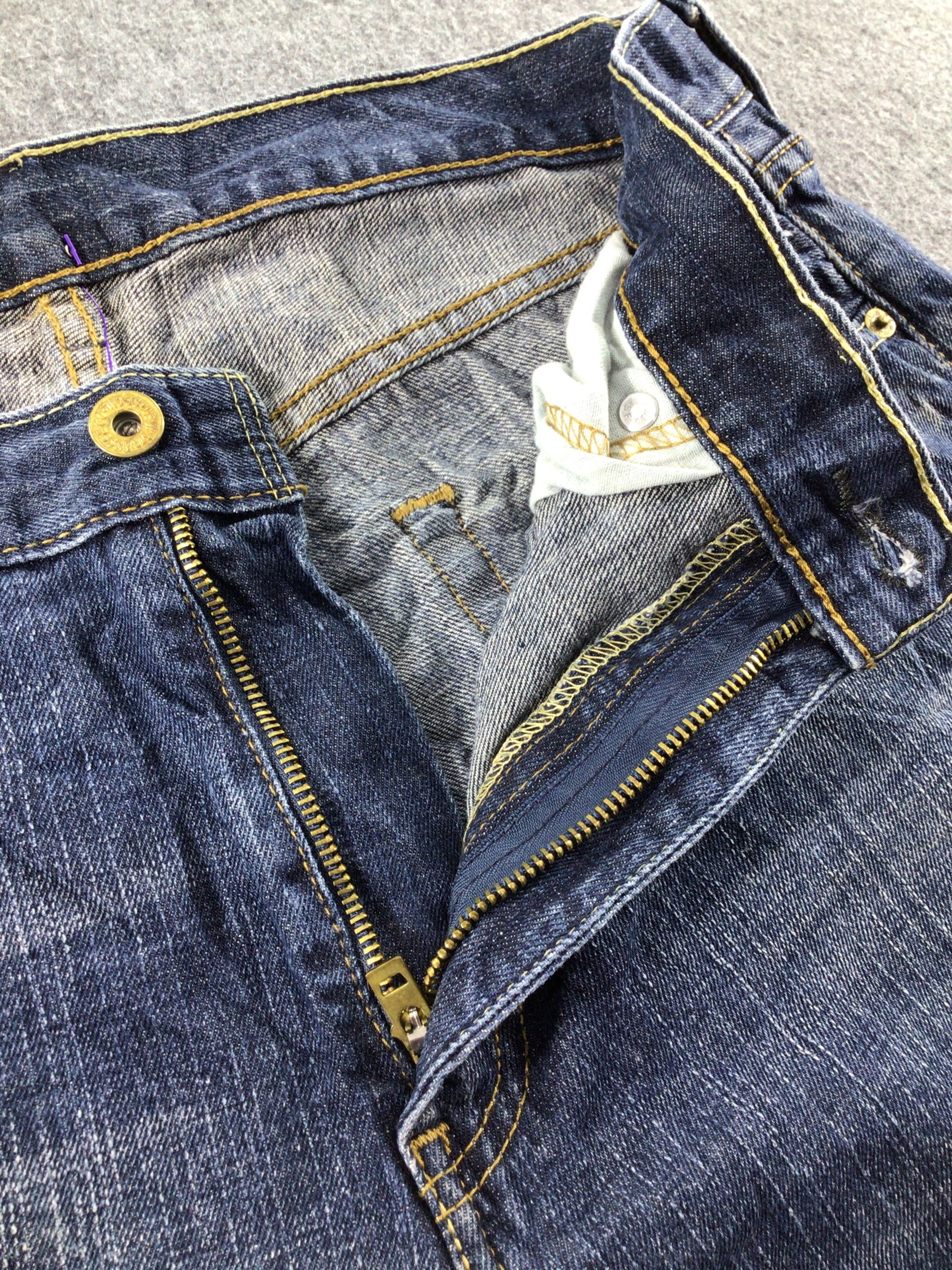 Levi's Vintage Levis 559 Jeans Blue Wash Denim -J475 Size US 35 - 8 Thumbnail