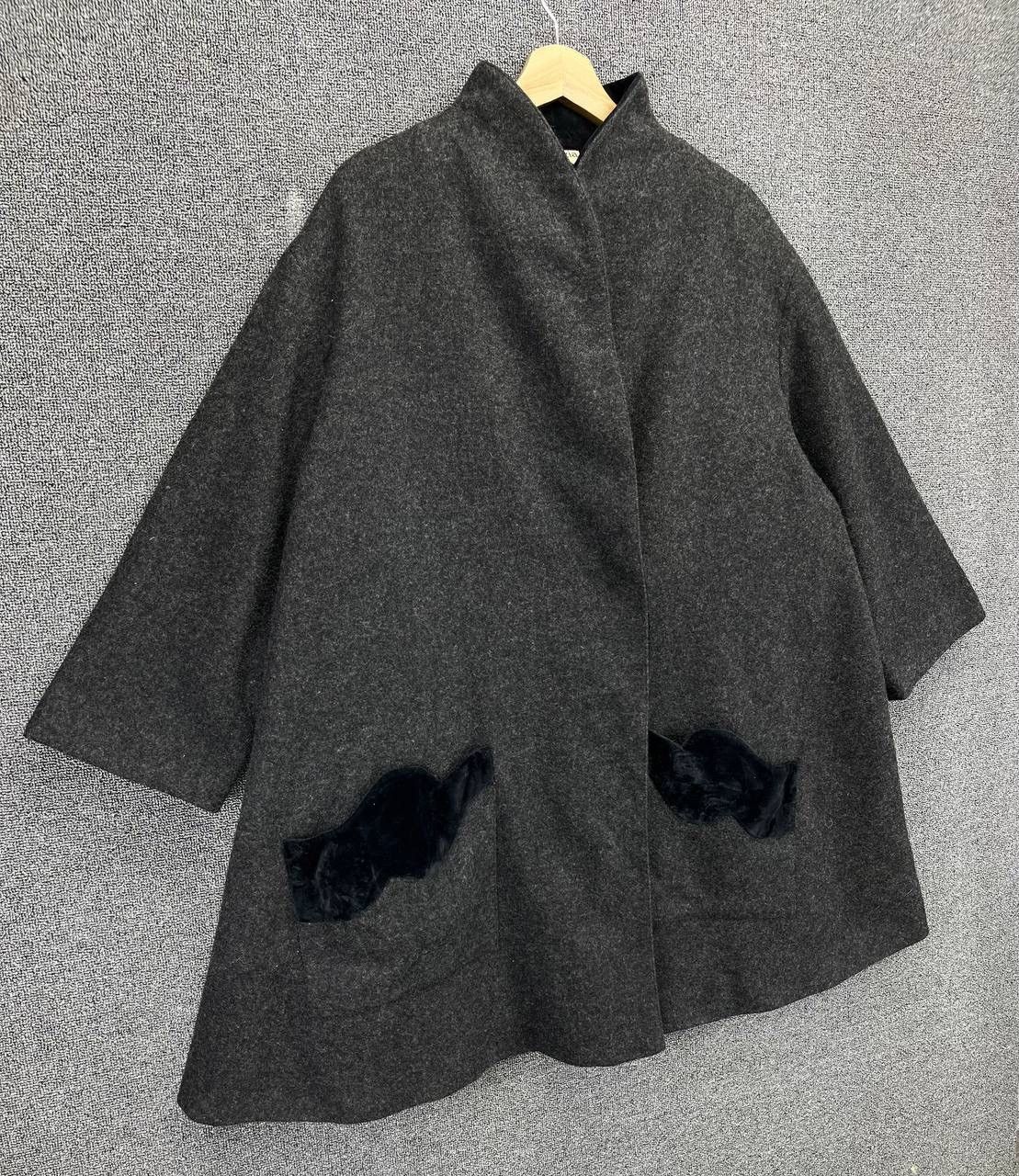 Krizia Vintage Krizia Uomo Wool Jacket Size XS / US 0-2 / IT 36-38 - 2 Thumbnail