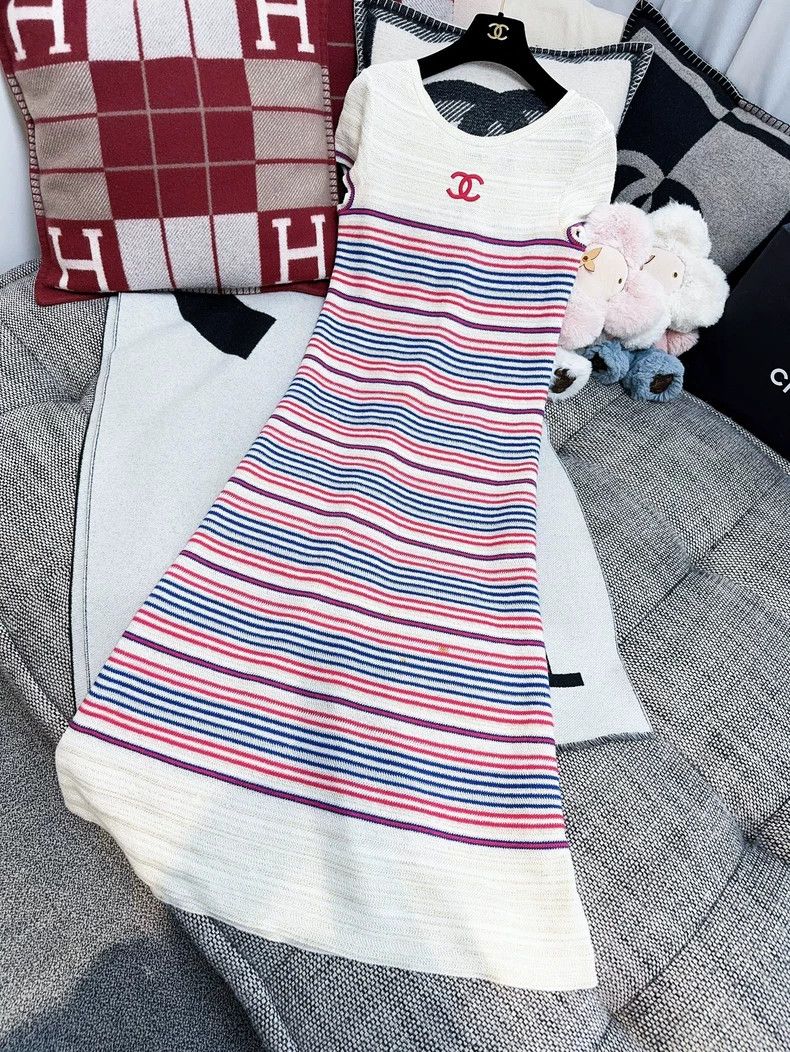 Chanel Chanel Early spring show red striped short-sleeved knitted Size XS / US 0-2 / IT 36-38 - 9 Thumbnail