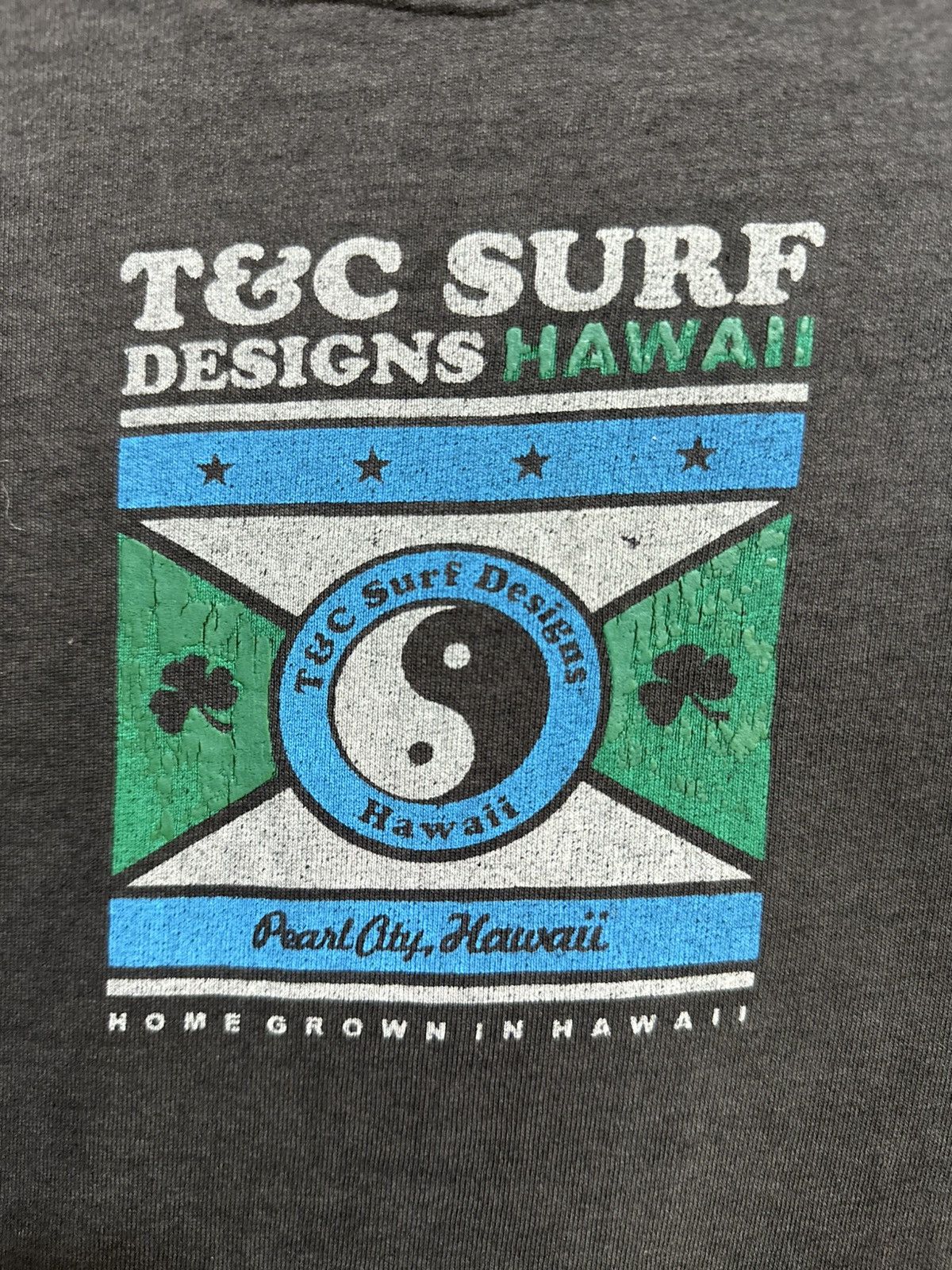 Vintage Thrashed Vintage T&C Surf Design Hawaii Sun Faded Tee Size US M / EU 48-50 / 2 - 3 Thumbnail
