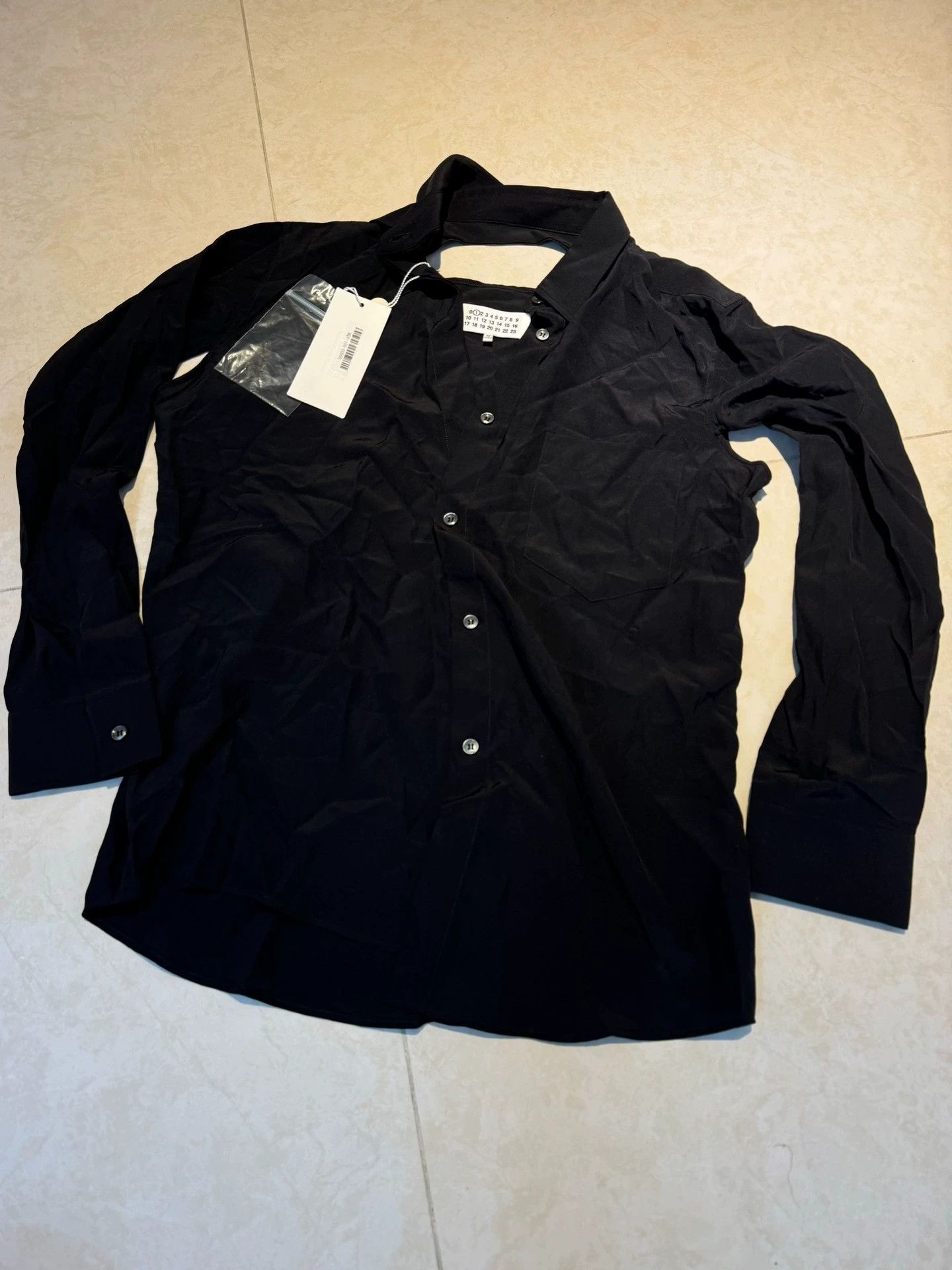 Maison Margiela MM Black Pleated Silk Shirt Pocket LS Back Logo 38 9/10 Size US S / EU 44-46 / 1 - 1 Thumbnail