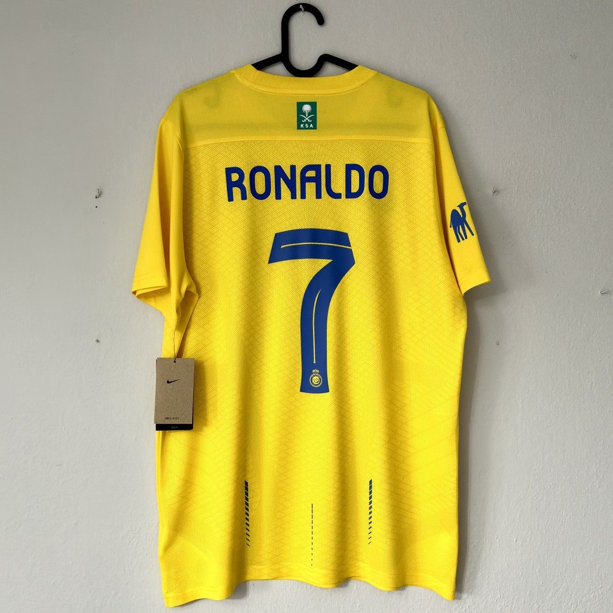 Nike NEW 2023 2024 Al Nassr Ronaldo Nike Home Kit Soccer Jersey L Size US L / EU 52-54 / 3 - 12 Thumbnail