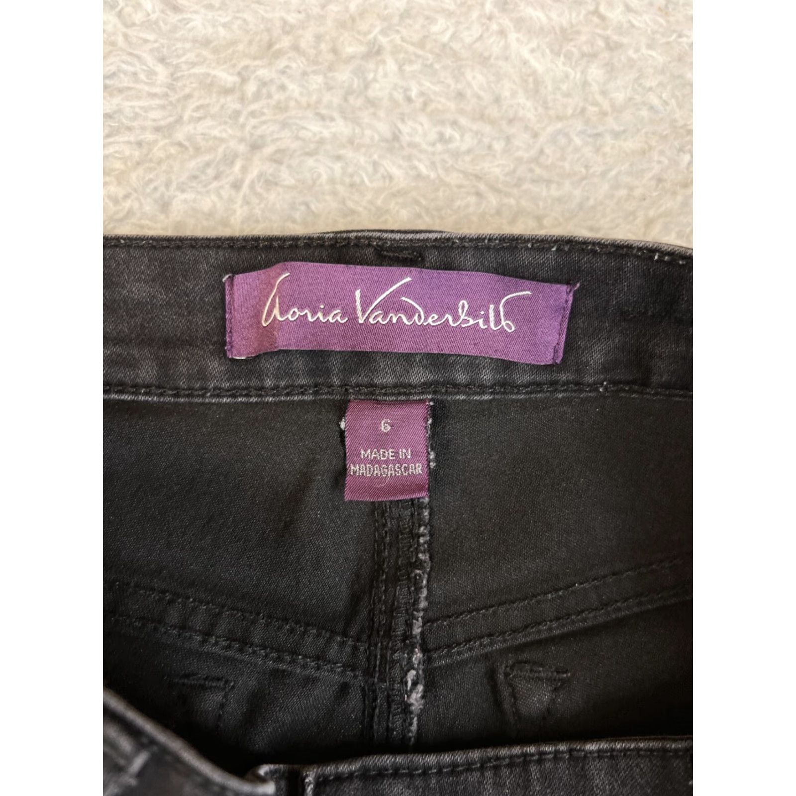 Gloria Vanderbilt Gloria Vanderbilt Jeans Adult 6 Black Straight Denim Zip Fly Womens Size 28" / US 6 / IT 42 - 4 Thumbnail