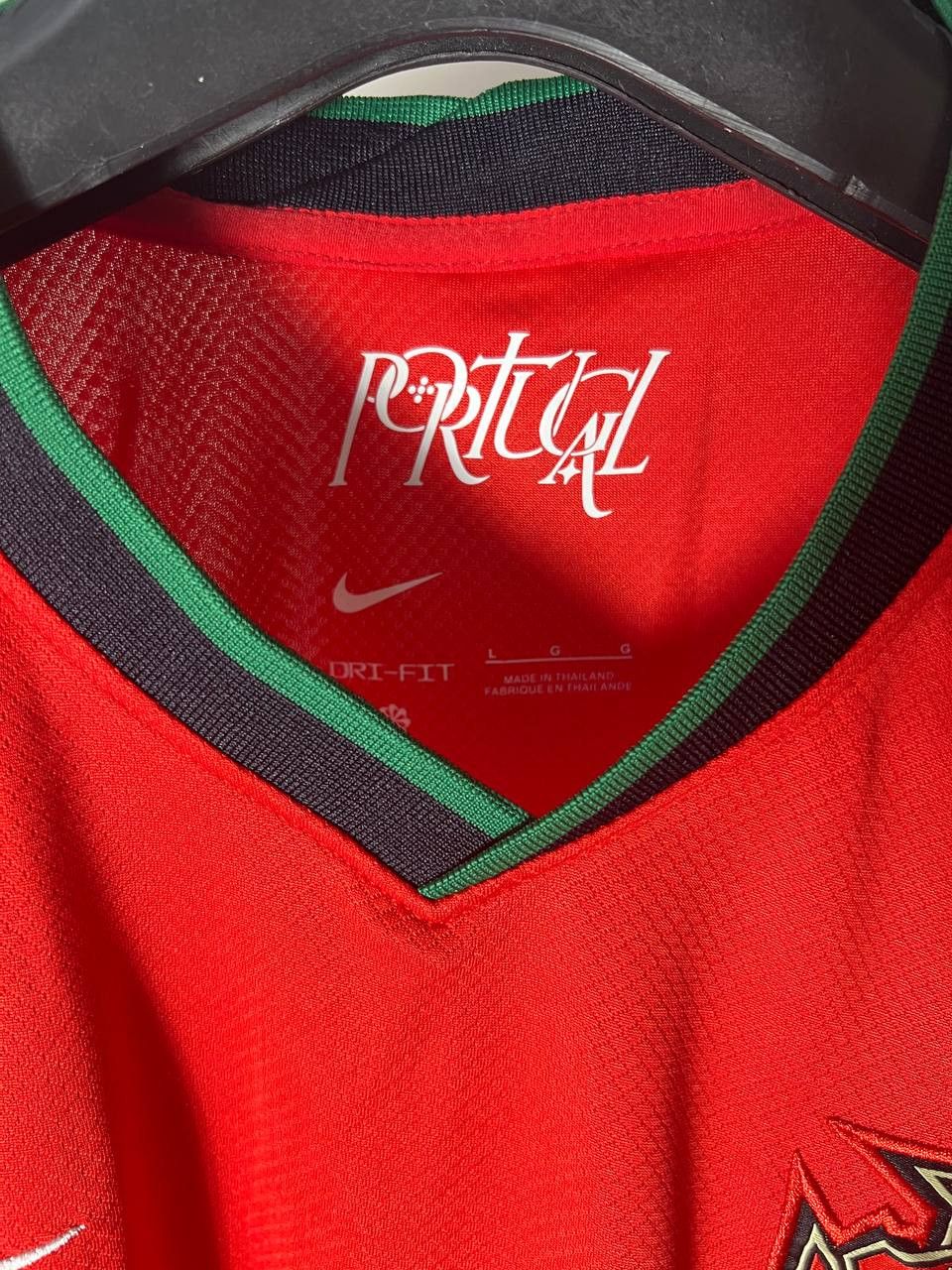 Vintage VERY RARE NIKE PORTUGAL SOCCER JERSEY RONALDO RETRO Y2K 90s Size US L / EU 52-54 / 3 - 6 Thumbnail
