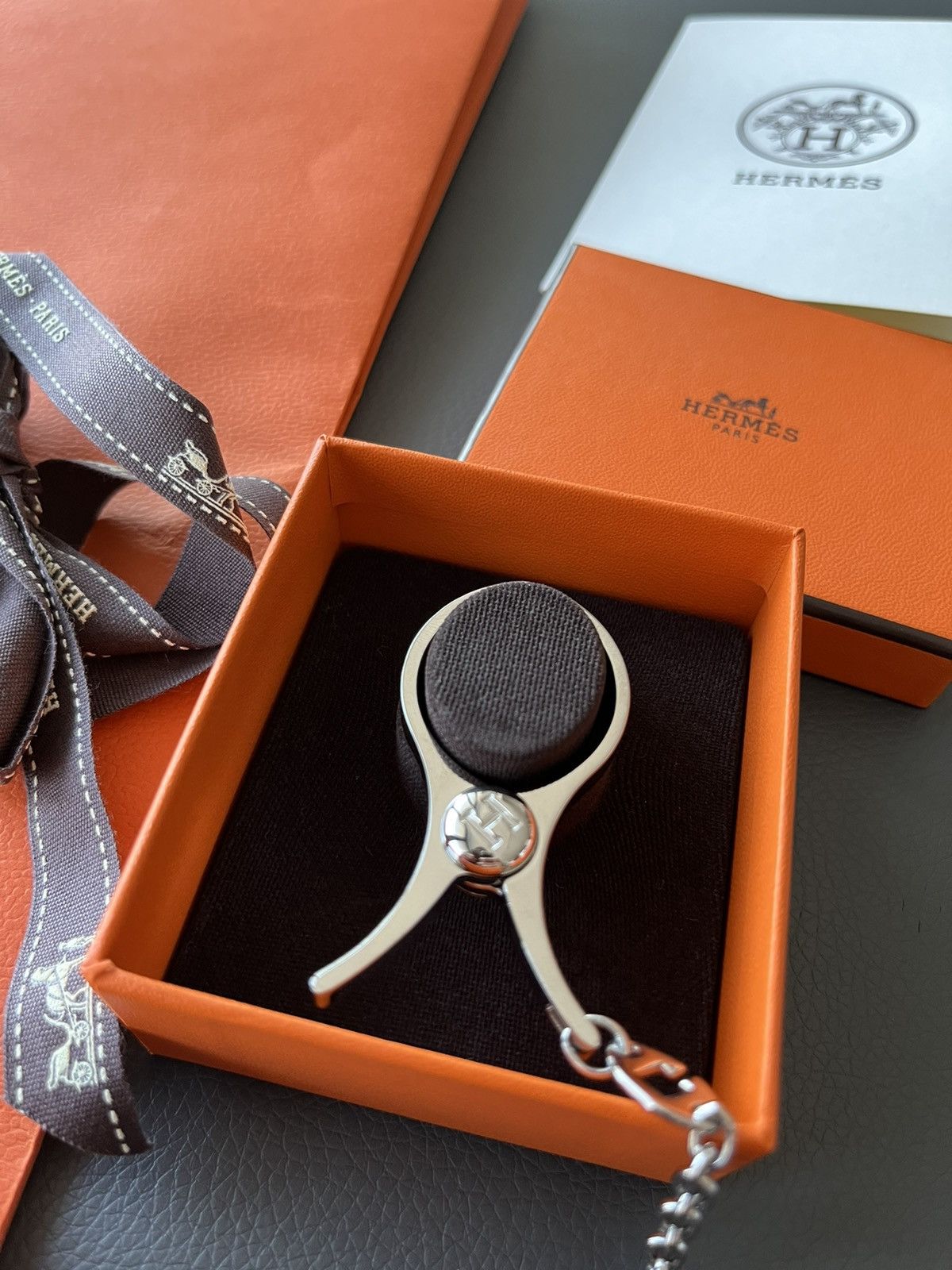Hermes Brand New Hermes Scarf or Glove Clip Size ONE SIZE - 8 Thumbnail