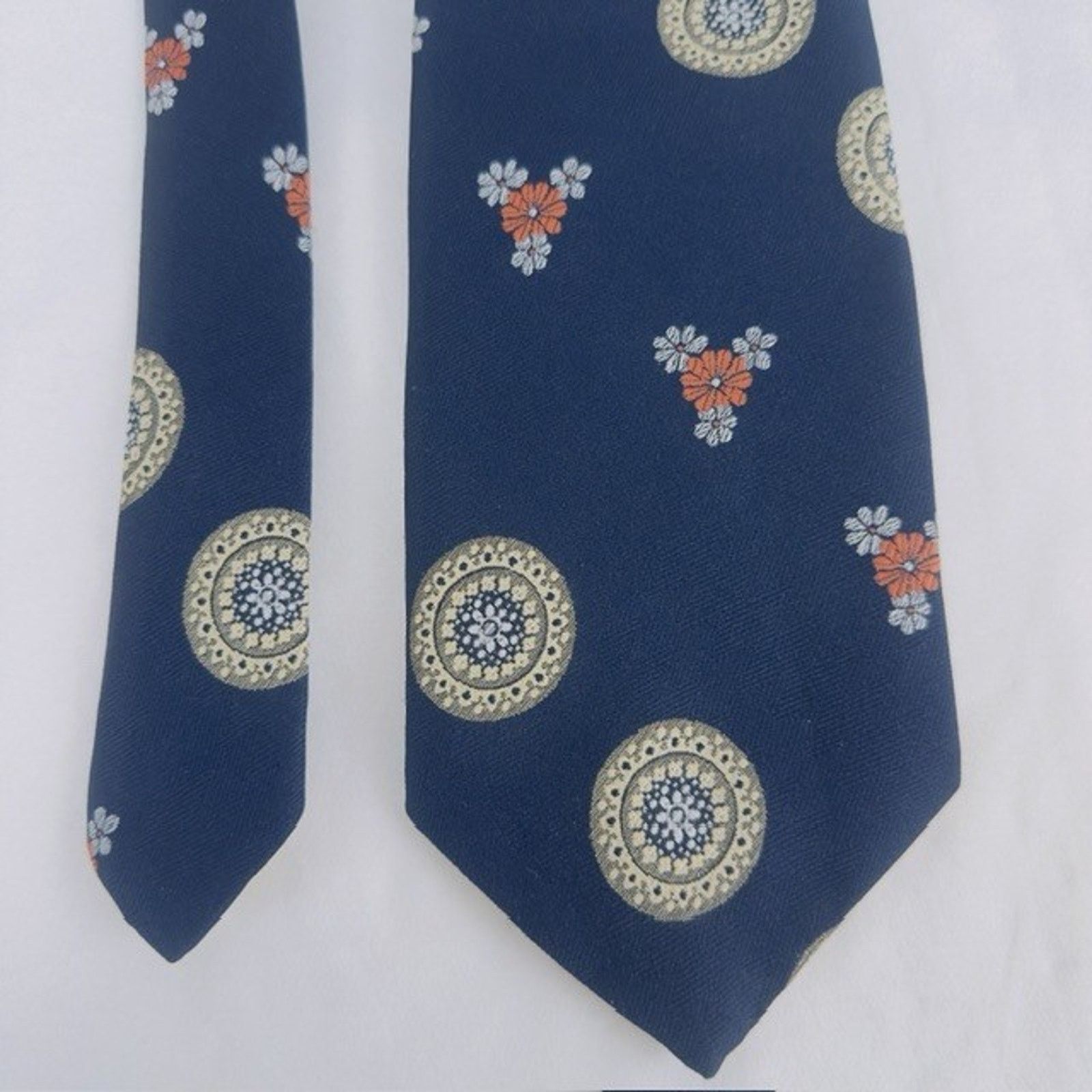 Other Damon Necktie Navy w/Floral Disk & Bouquets Union Preppy VTG Size ONE SIZE - 3 Thumbnail