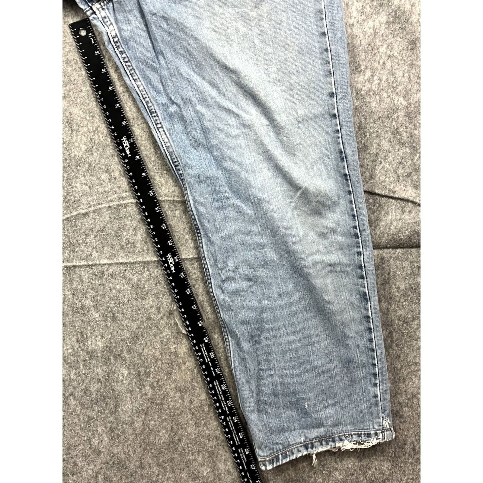 Levi's VINTAGE Levi's 550 Jeans Men Relaxed Fit Cropped Hem Distressed Size 36x32 36x27 Blue Denim 5-Pocket USA Leather Patch Zip Fly Size US 36 / EU 52 - 5 Thumbnail