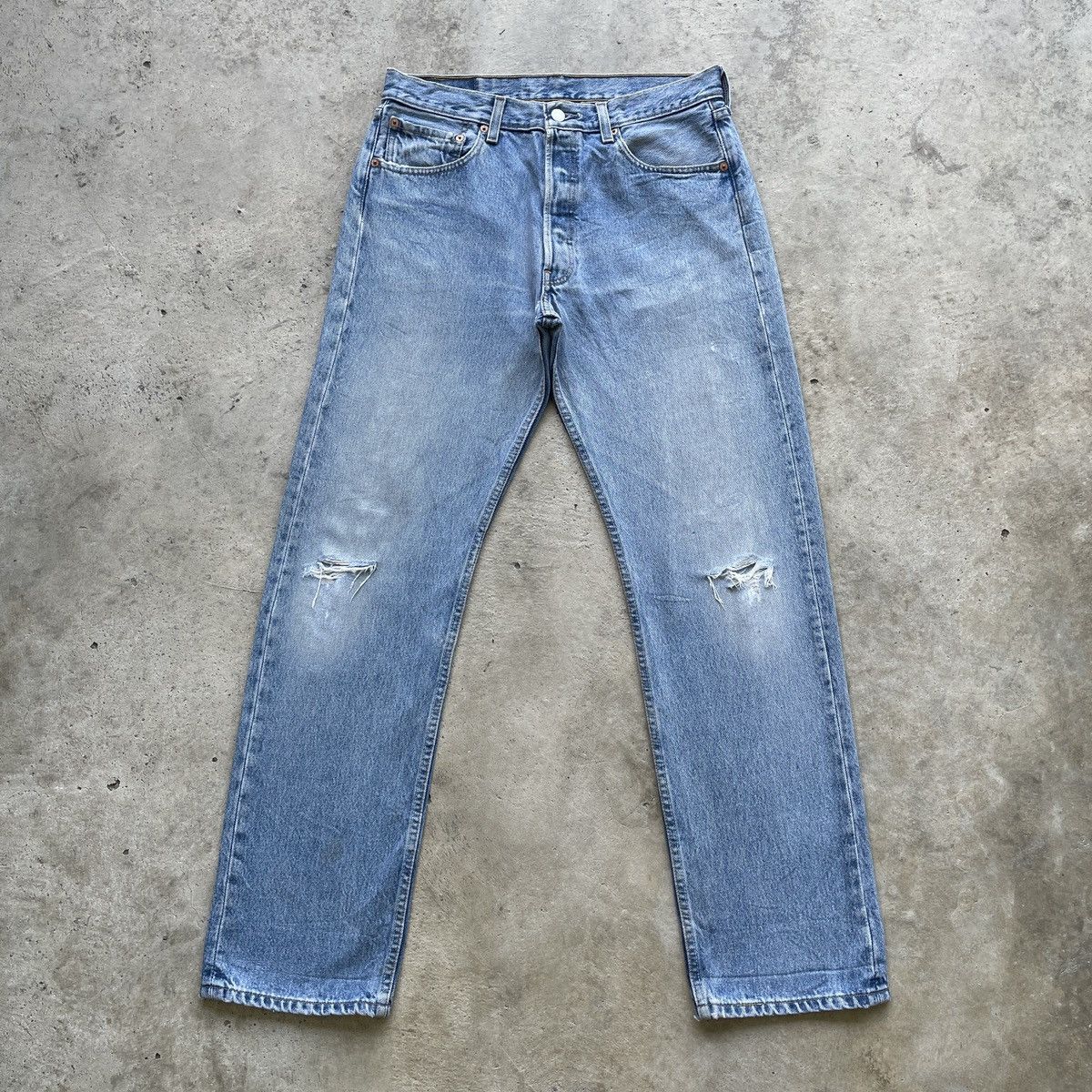 Jean × Levi's × Vintage Vintage Levi’s 501 Straight Faded Distressed Jeans Pants W32 Size US 32 / EU 48 - 1 Thumbnail