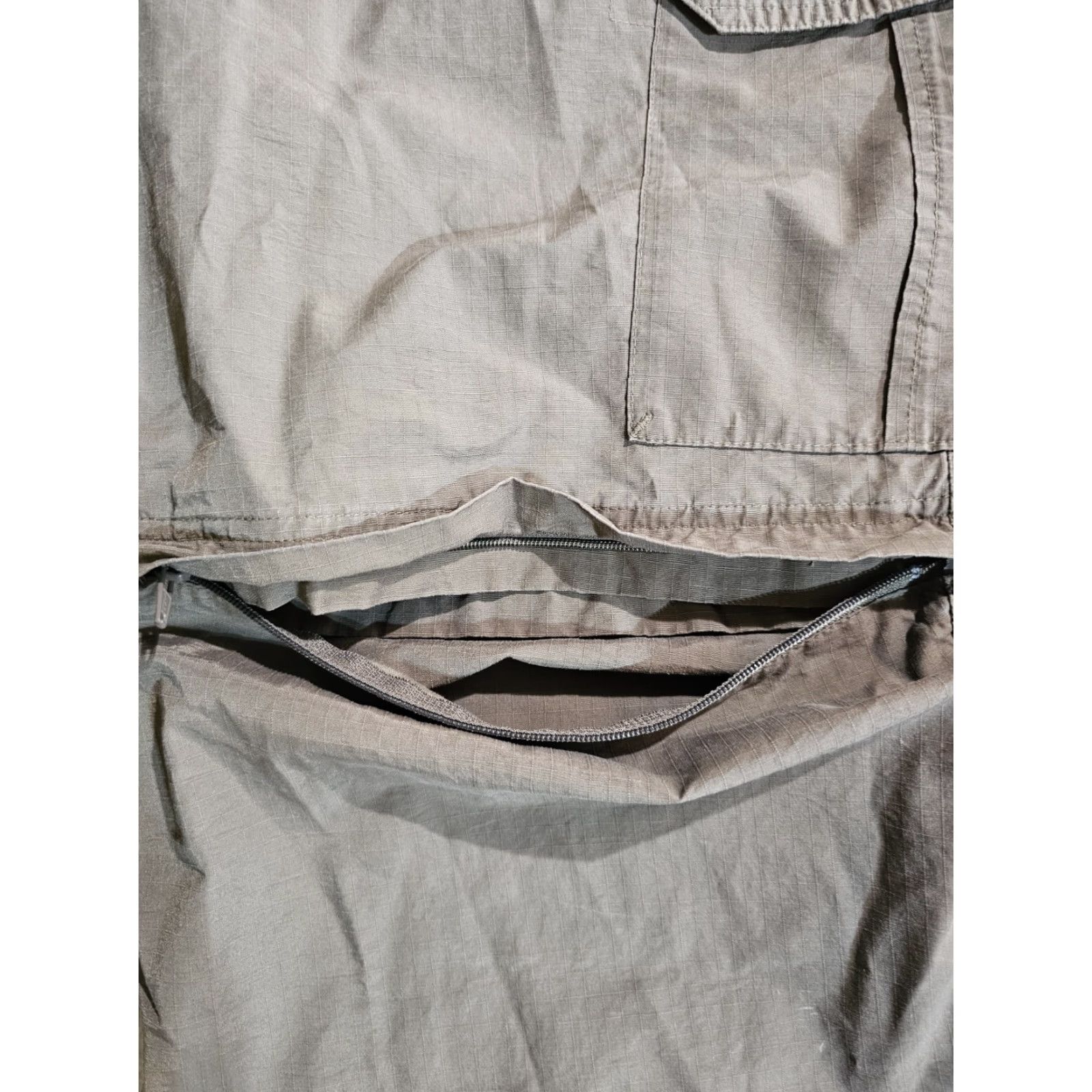 Vintage Columbia Sportswear Pants Cargo Convertible Hiking 2 Pair XL 32L Brown/Tan Size US 36 / EU 52 - 6 Thumbnail