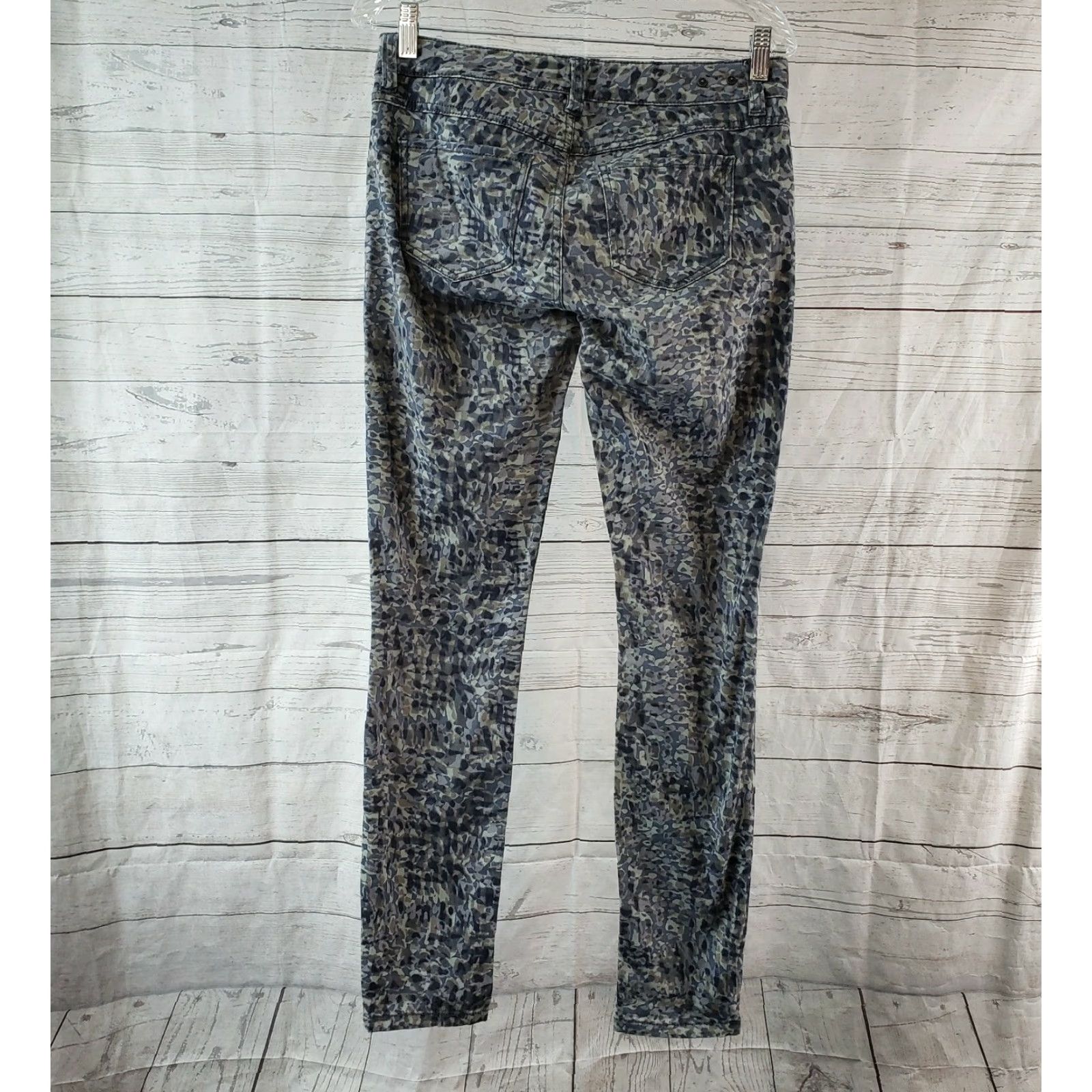 Vintage CAbi 604 Womens Modern Camo Skinny Jeans Sz 2 Gray Blue Low Rise Denim Cotton Blend Inseam 30 Womens Size 26" / US 2 / IT 38 - 3 Thumbnail