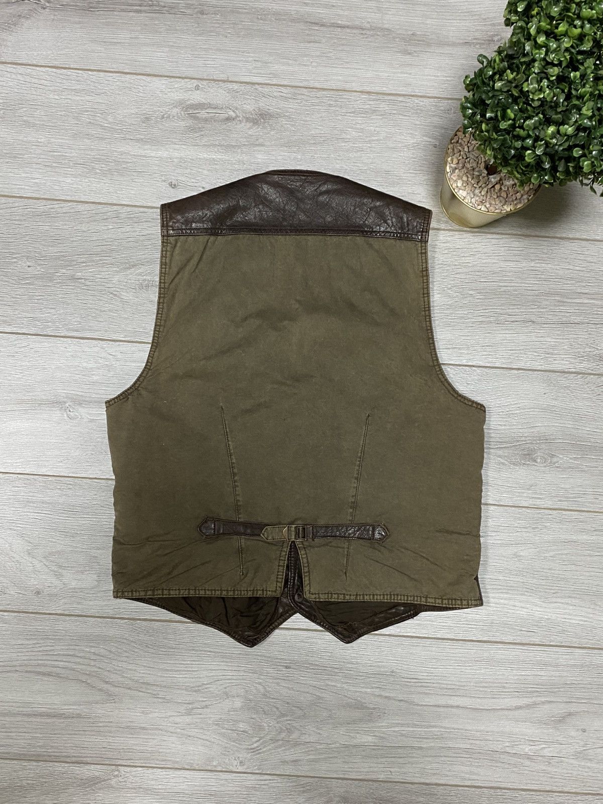 Marlboro Classics Marlboro Classic leather vest buttons Size US L / EU 52-54 / 3 - 9 Thumbnail