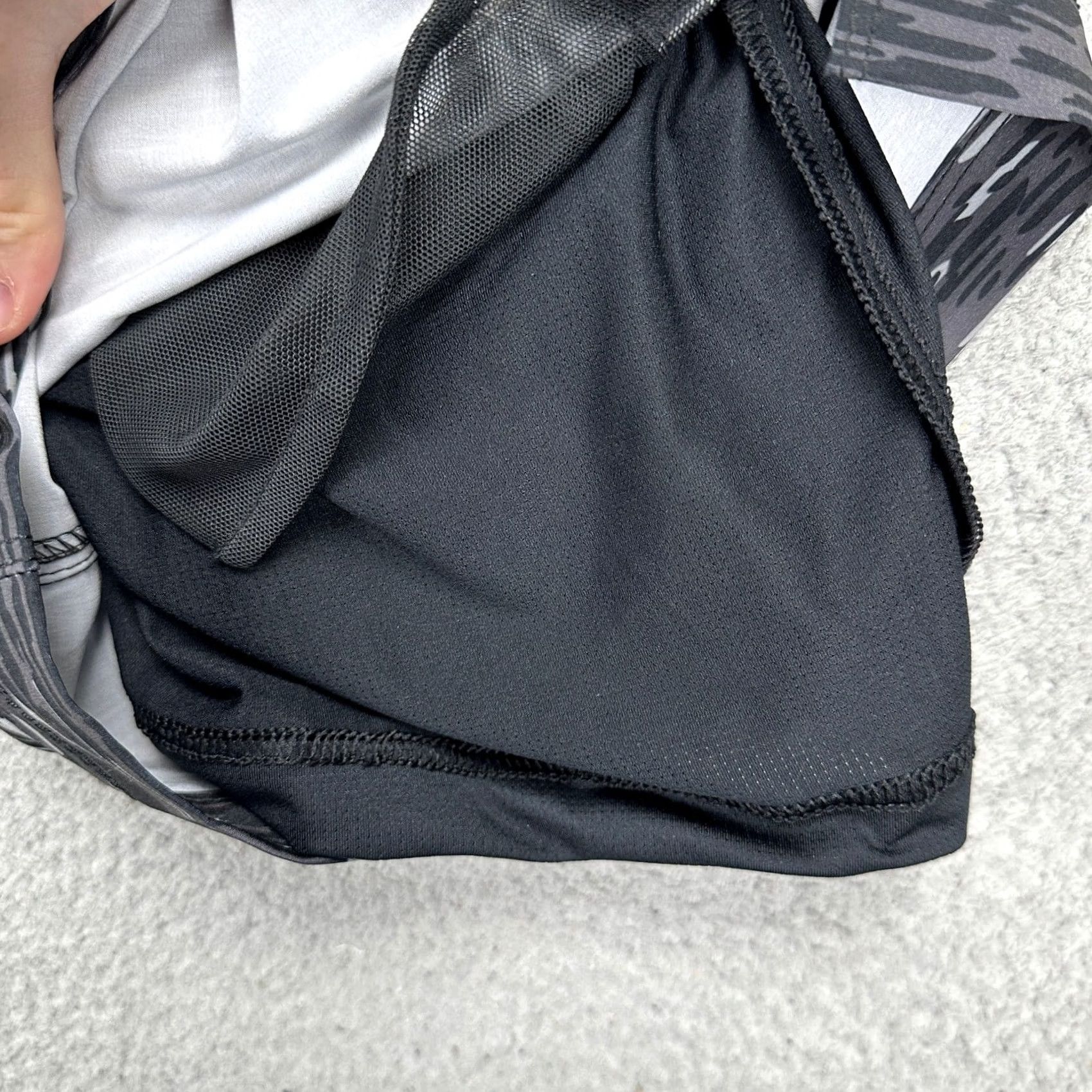 Speedo Speedo Tech Volley Mens Athletic Shorts 2XL Black Grey Geometric Drawstring NEW Size US 39 - 6 Thumbnail