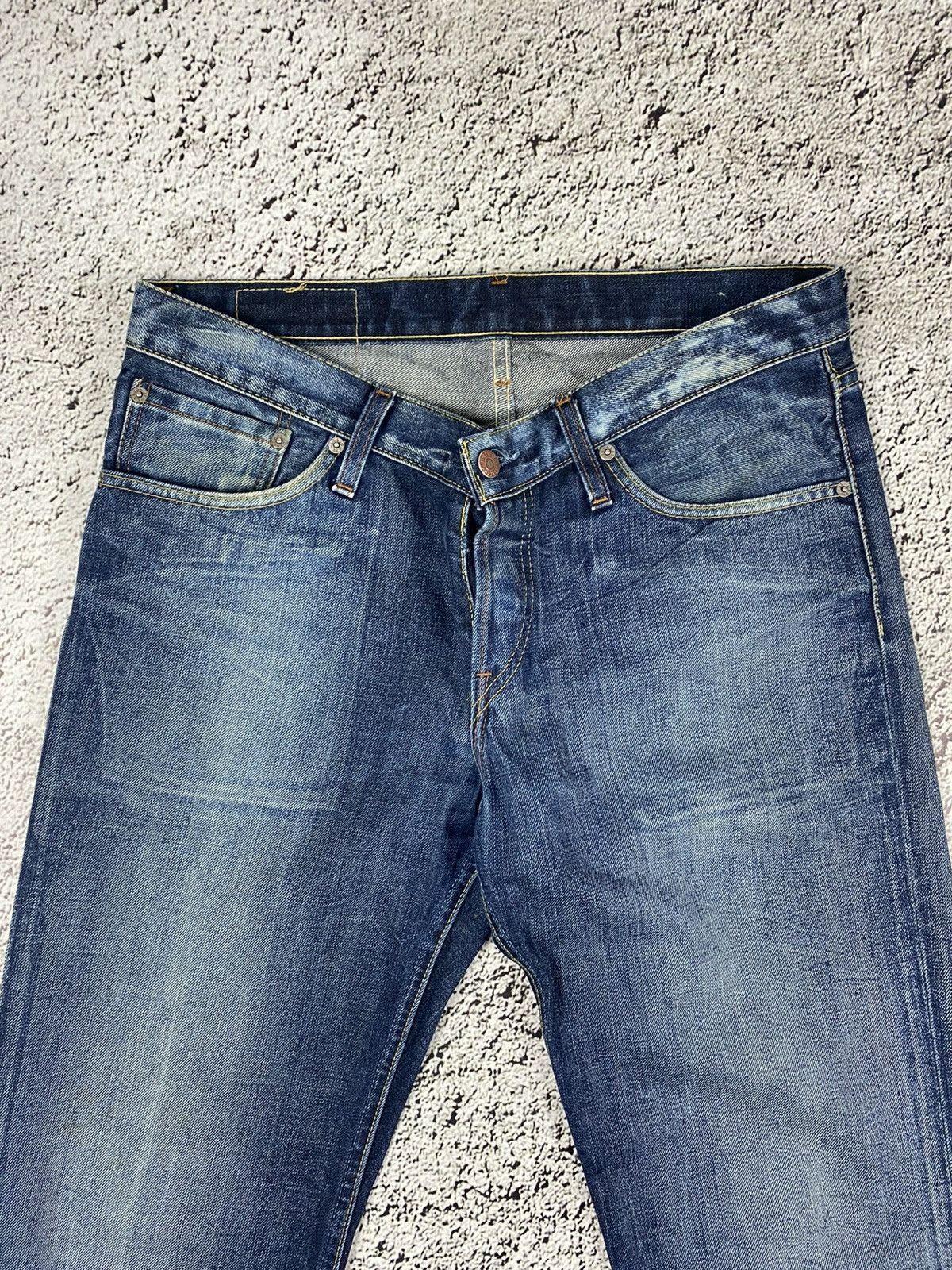 Levi's Vintage Clothing Vintage Y2K Levi’s denim jeans streetwear size 34 Size US 34 / EU 50 - 2 Thumbnail
