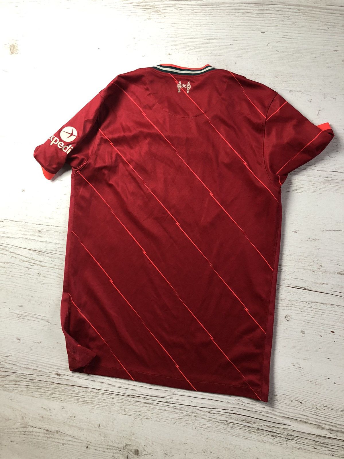 Nike LIVERPOOL 2021 2022 HOME FOOTBALL SHIRT SOCCER JERSEY NIKE Size US M / EU 48-50 / 2 - 10 Thumbnail