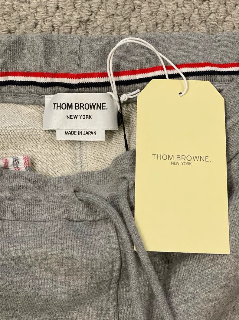 Thom Browne Thom browne Gray classic four-striped shorts 2504-Nextarrow Size US 29 - 5 Thumbnail