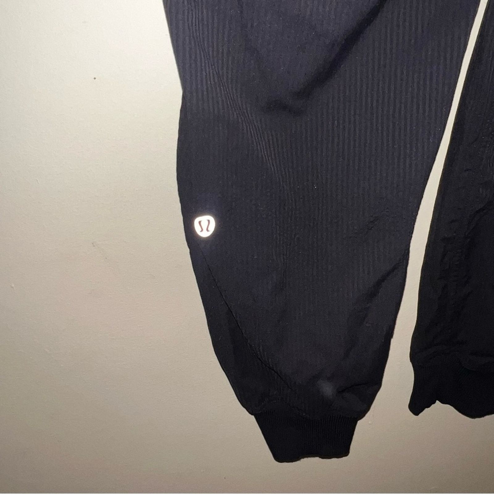 Lululemon LULULEMON black drawstring joggers athleisure 4 Size 27" / US 4 / IT 40 - 5 Thumbnail