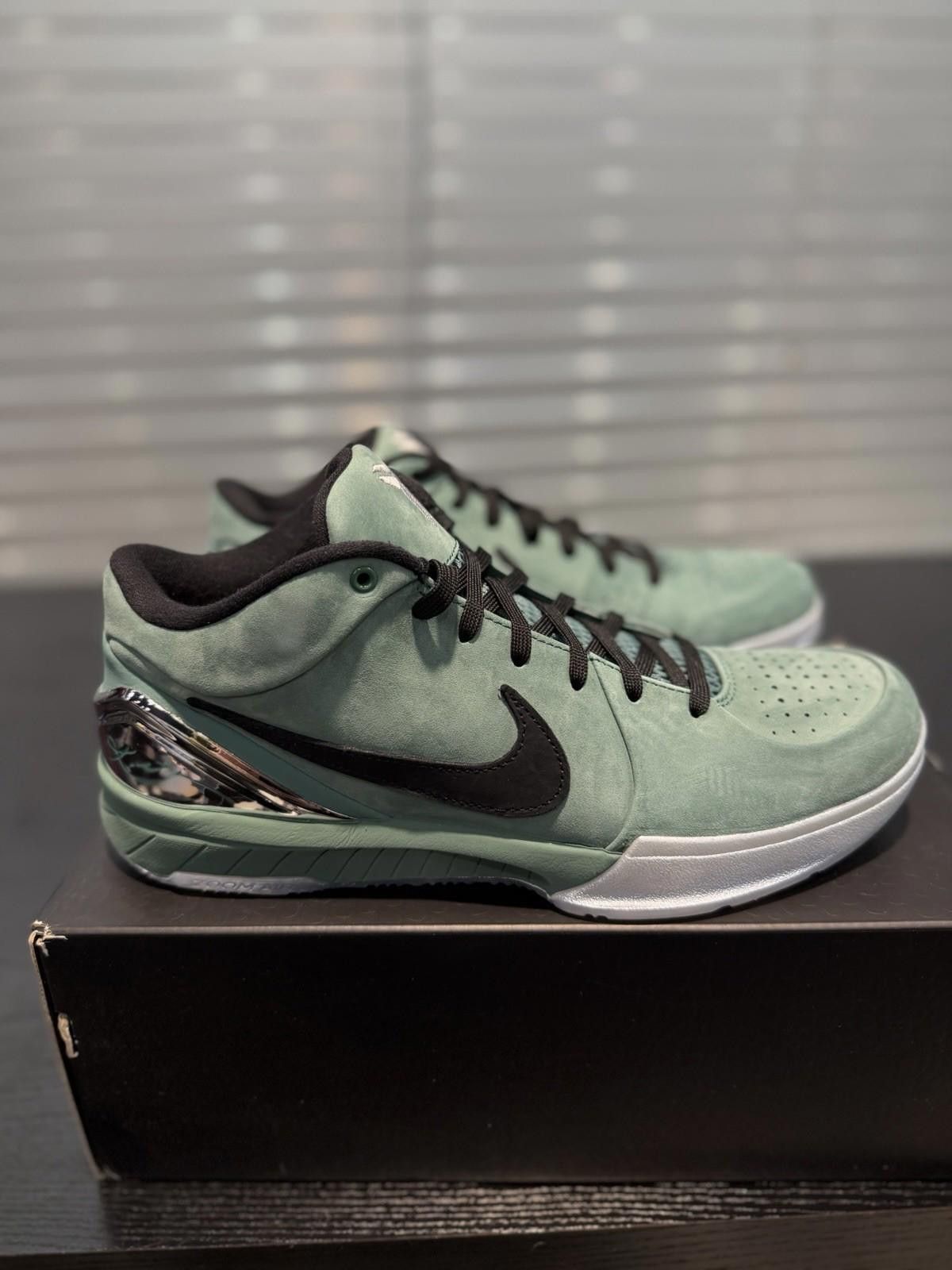 Han Kjobenhavn Men’s 10.5 - Kobe 4 Protro ‘Girl Dad’ (FQ3545-300) New Size US 10.5 / EU 43-44 - 1 Thumbnail