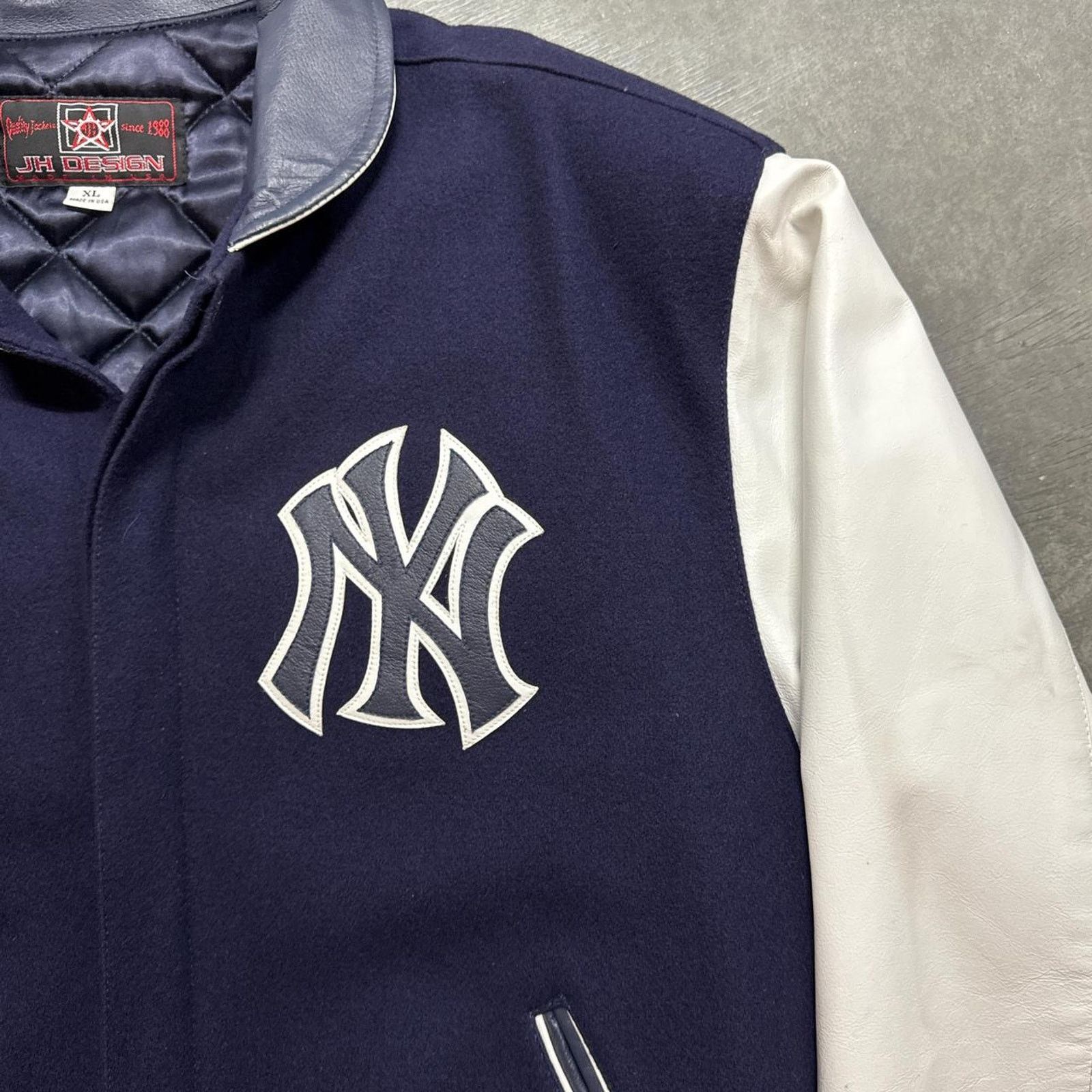 Vintage Vintage 90s JH Design New York Yankees MLB Leather Jacket Size US XL / EU 56 / 4 - 2 Thumbnail