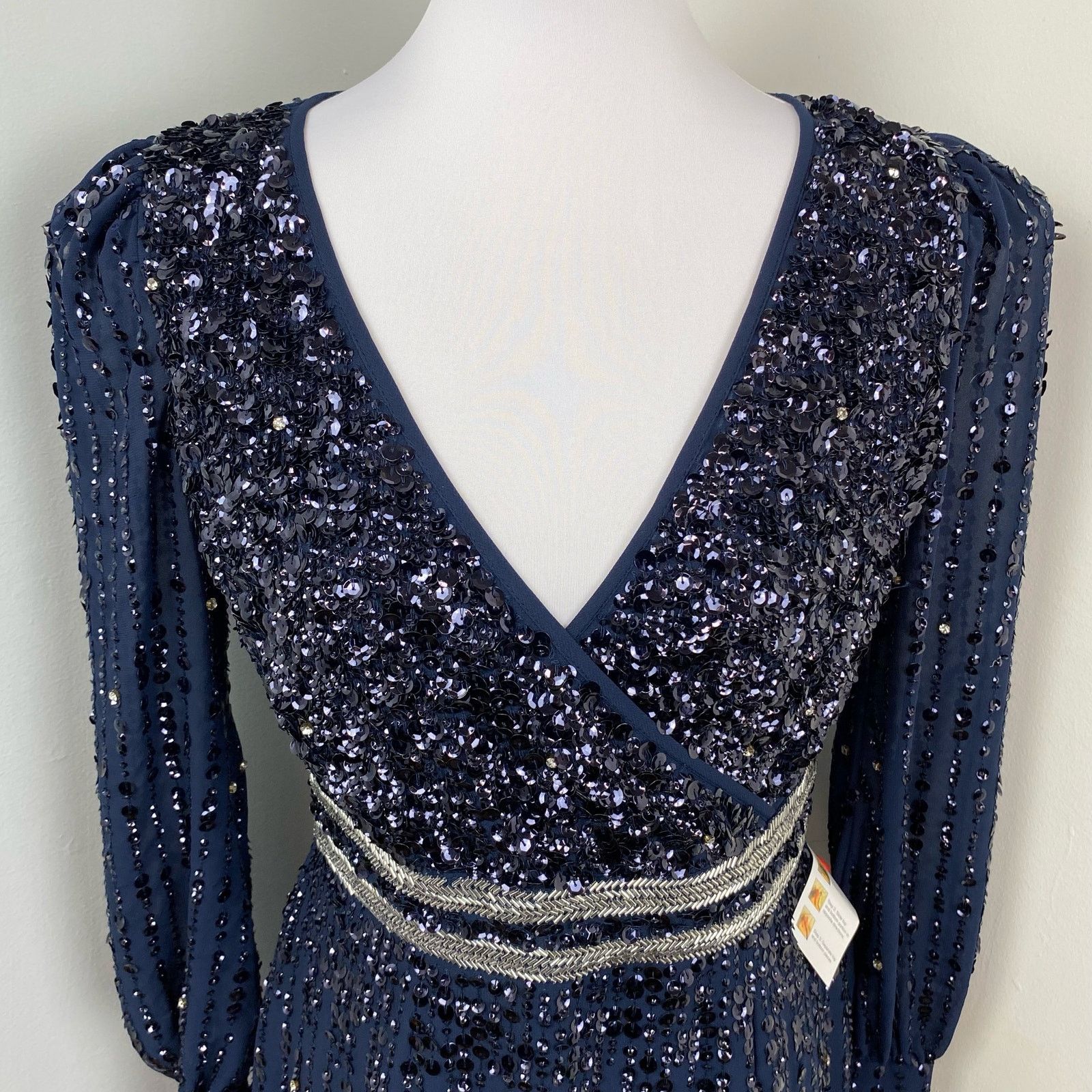 Mac Duggal Mac Duggal Midnight Sequined V Neck Bishop Sleeve Dress Sz 8 Size M / US 6-8 / IT 42-44 - 6 Thumbnail