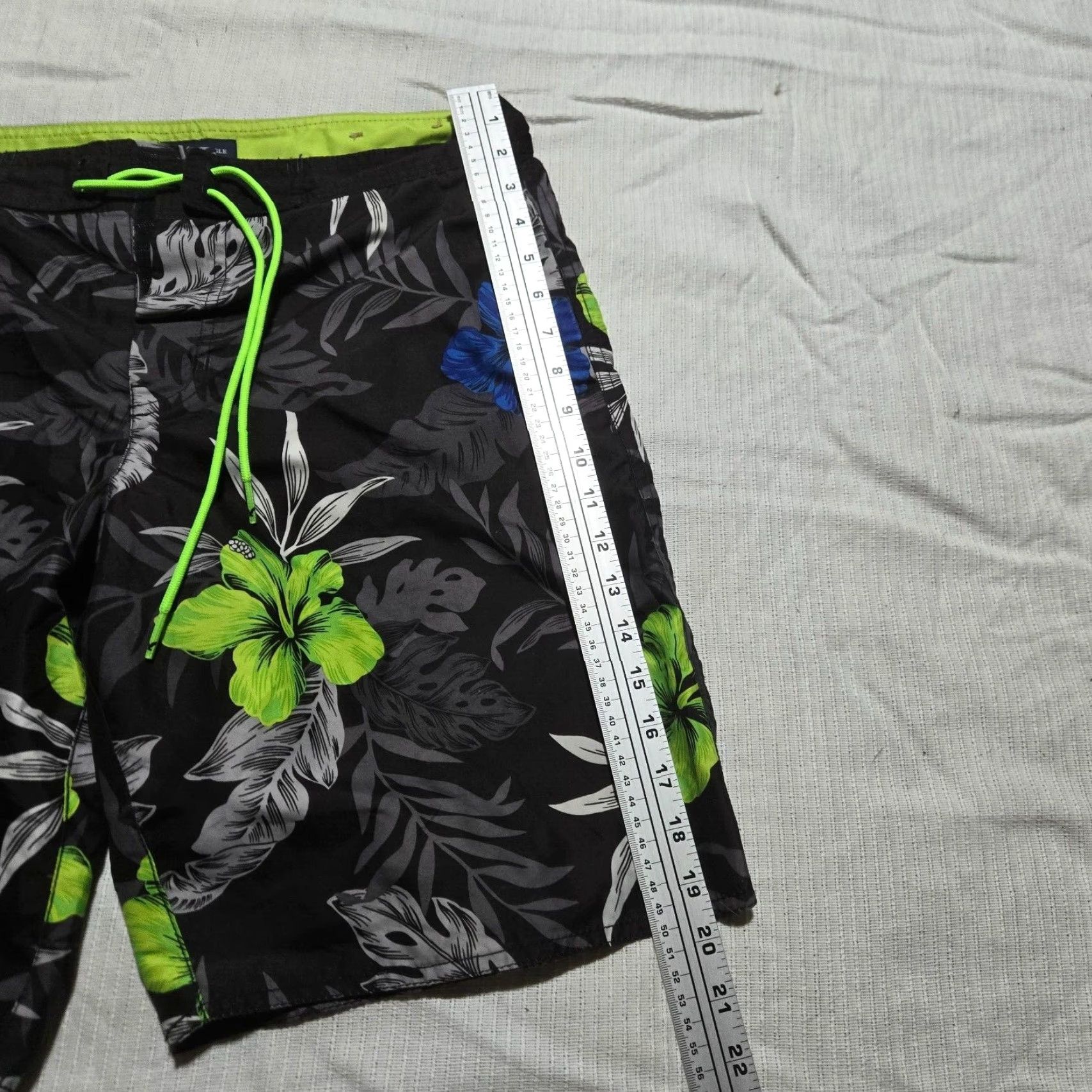 American Eagle Outfitters American Eagle Outfitters Swim Trunks Men M Multicolor Patriotic Elastic Waist Drawstring Pockets Mens Size US 31 - 5 Thumbnail