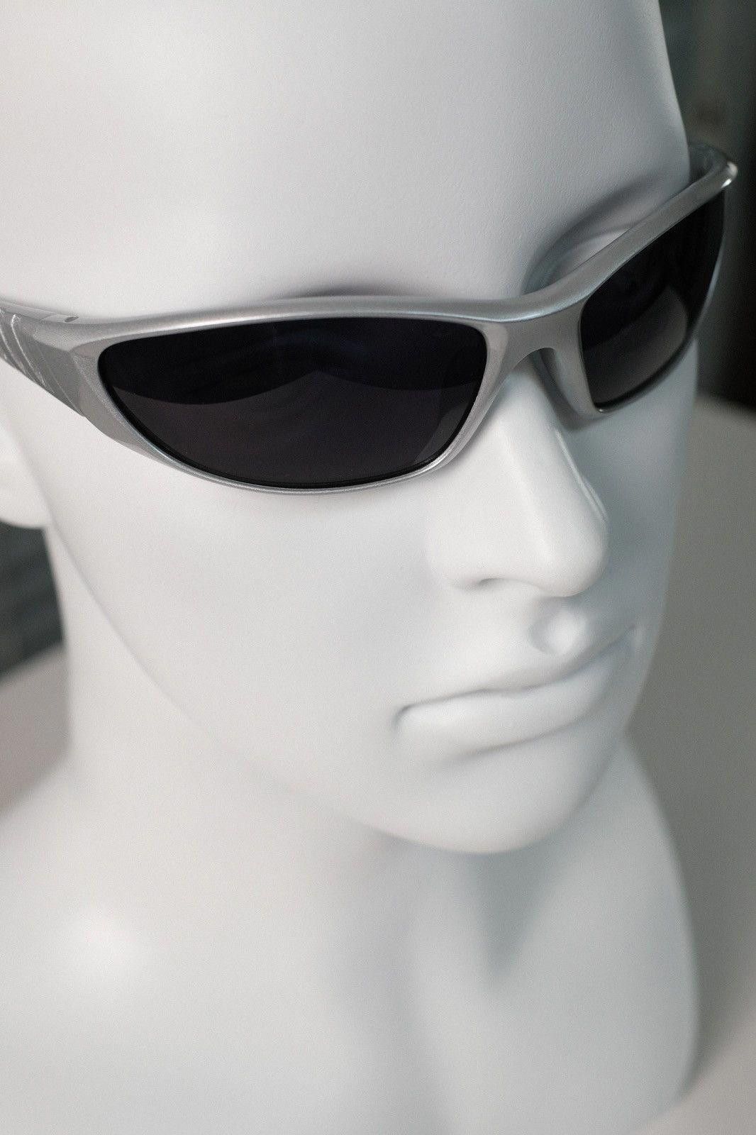 Japanese Brand Vtg Y2k Avant Garde Futuristic Sunglasses Sliver Unisex OS Size ONE SIZE - 4 Thumbnail