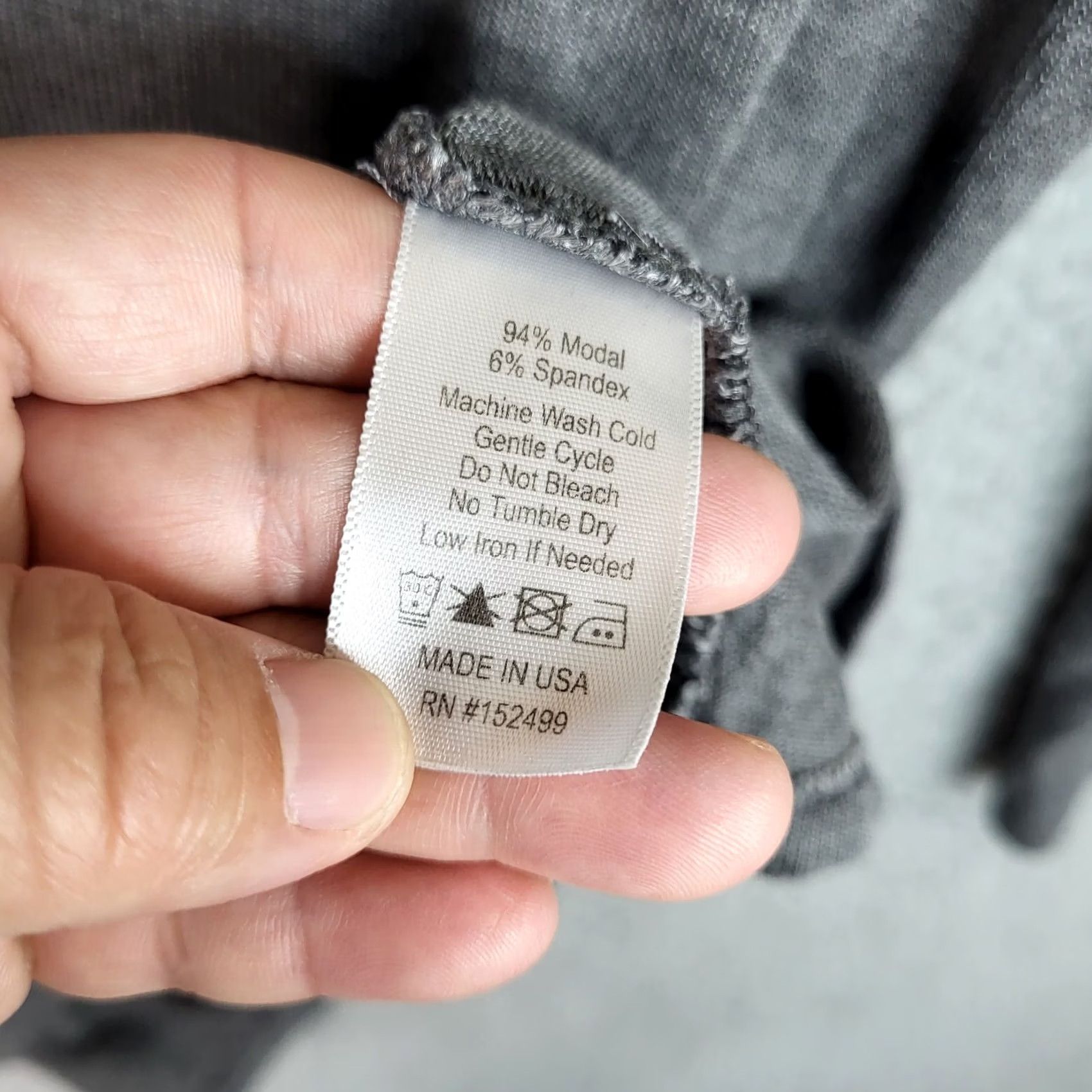 Vintage AMOUR VERT Women's Button-Up V-Neck 3/4 Sleeve Casual Tee Size L Gray Modal Spandex Basic All Seasons Size L / US 10 / IT 46 - 6 Thumbnail