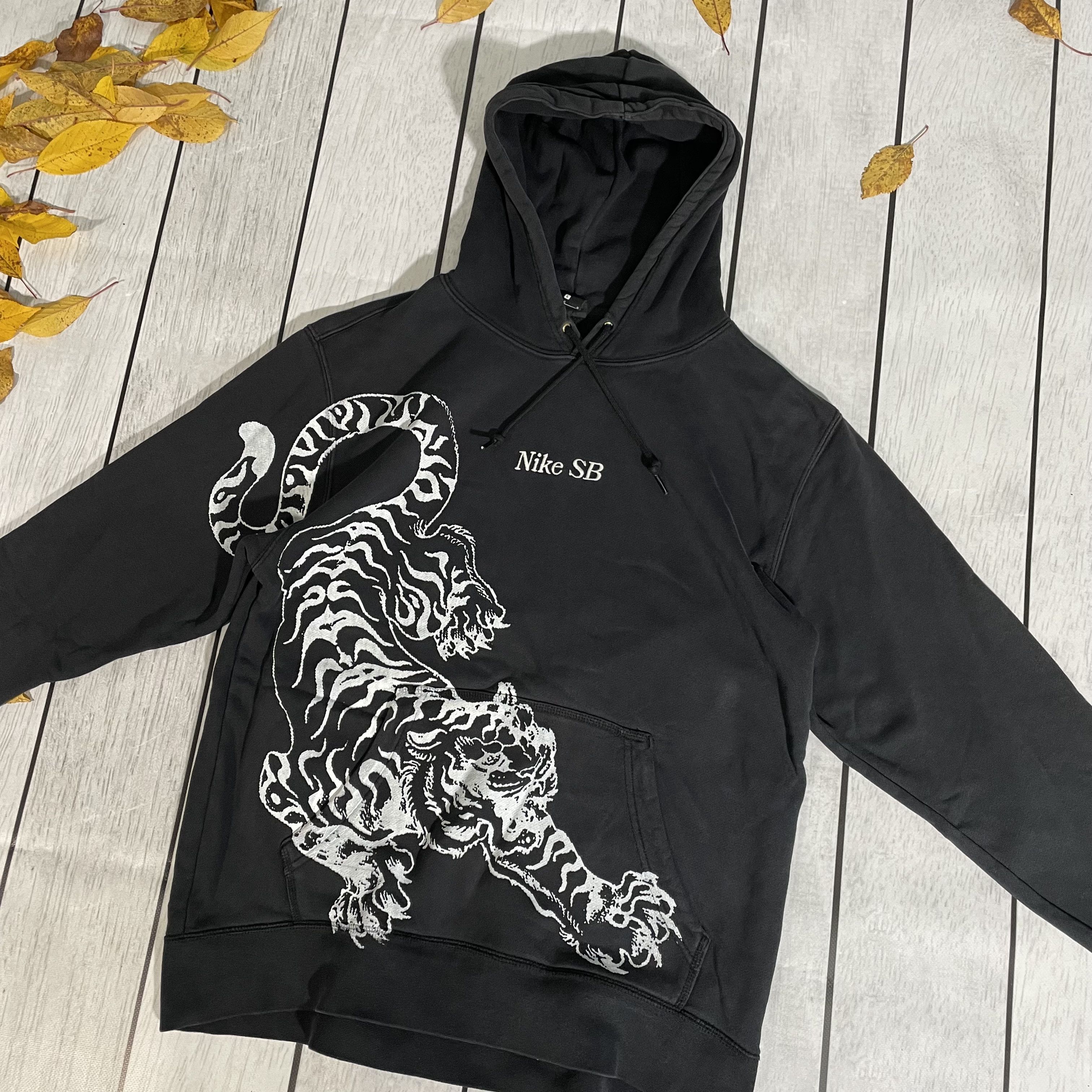 Nike Nike SB Black Hoodie grunge alt rare y2k custom Tiger 1of1 Size US L / EU 52-54 / 3 - 5 Thumbnail