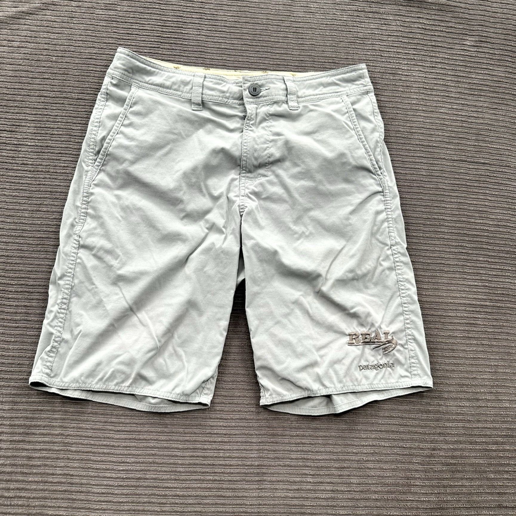 Patagonia Patagonia Board Shorts Men 30 Gray Nylon Beach Weekend Vacation Swim 10' Inseam Size US 30 / EU 46 - 2 Thumbnail