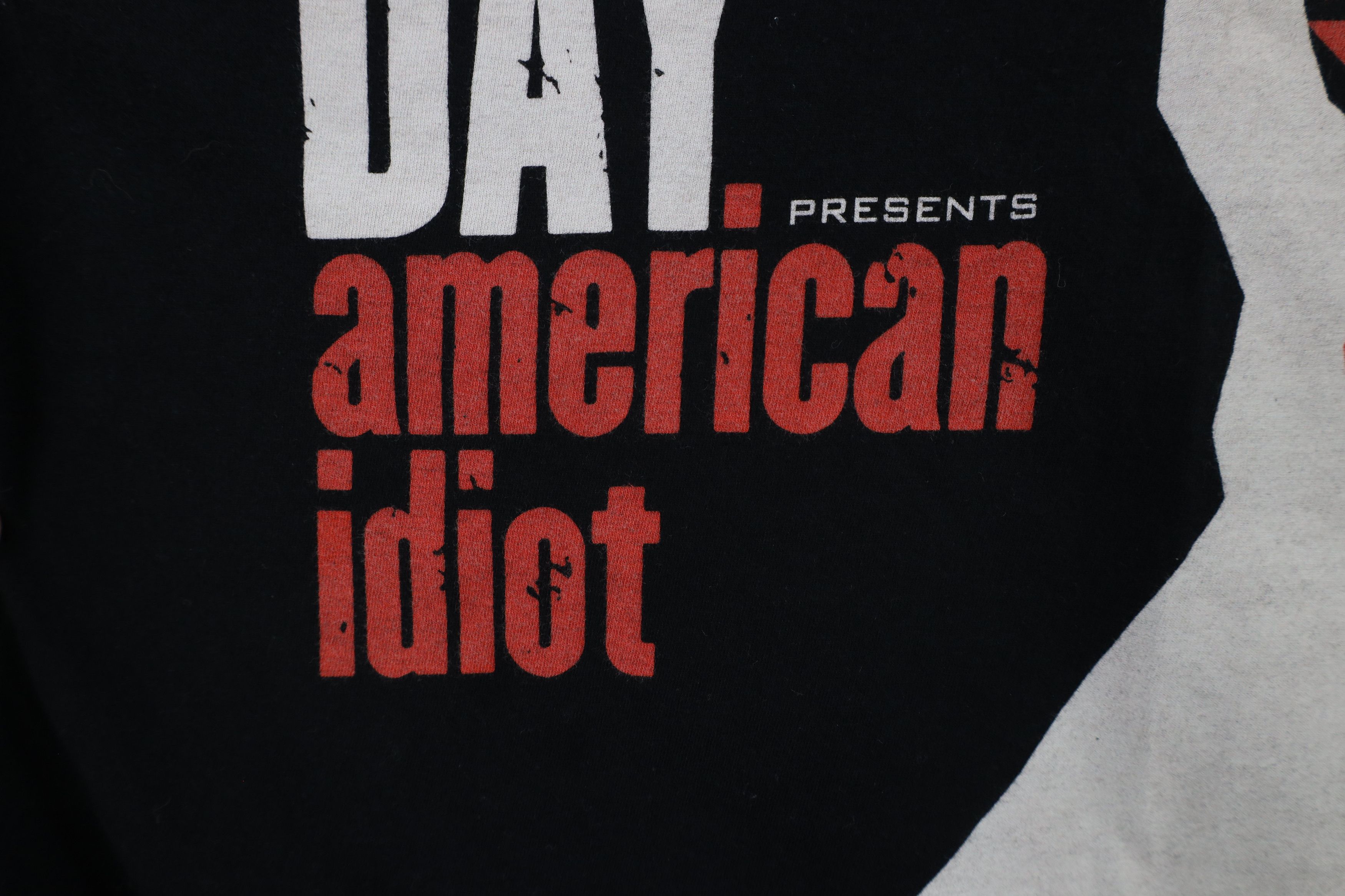 Vintage Vintage Y2K 2004 Idiot Green Day Band Short Sleeve T-Shirt Size US L / EU 52-54 / 3 - 6 Thumbnail
