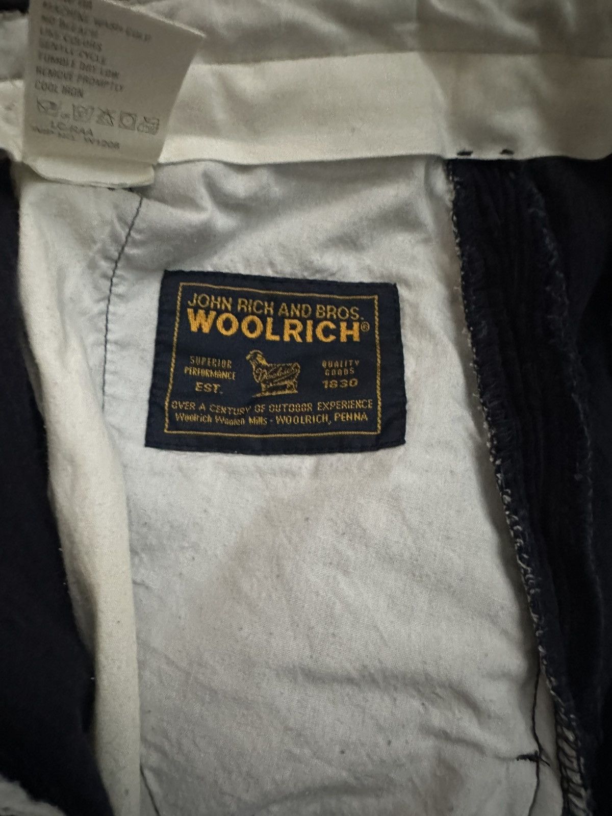Woolrich Woolen Mills Vintage Woolrich Corduroy Pants - 33 - Pleated and Cuffed Size US 33 - 5 Thumbnail