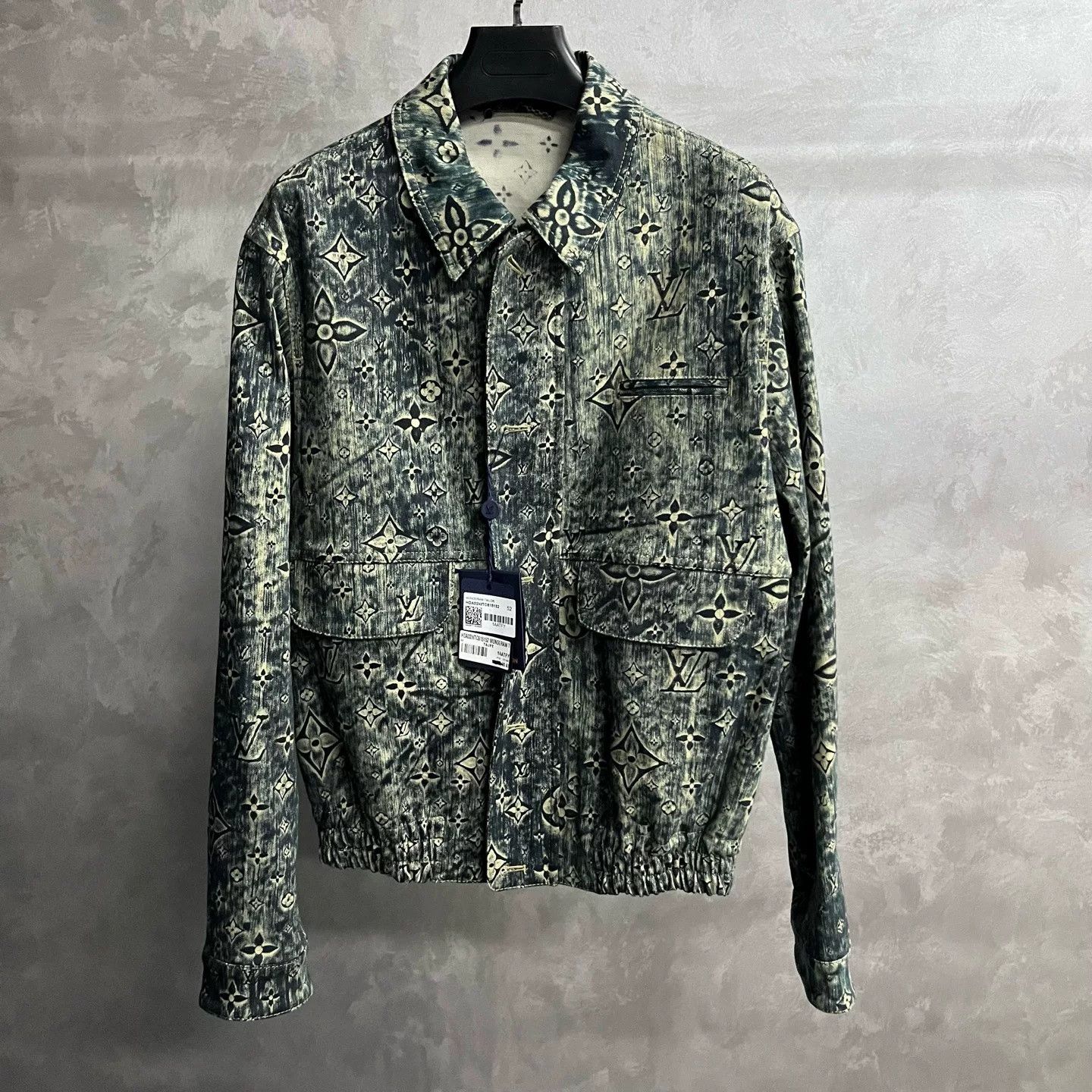 Louis Vuitton Louis Vuitton Gray Logo Denim Jacket Size US L / EU 52-54 / 3 - 1 Thumbnail