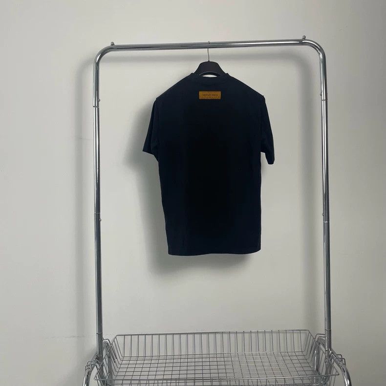 Louis Vuitton Louis Vuitton Black Lianliankan large logo short sleeve T- Size US L / EU 52-54 / 3 - 2 Thumbnail