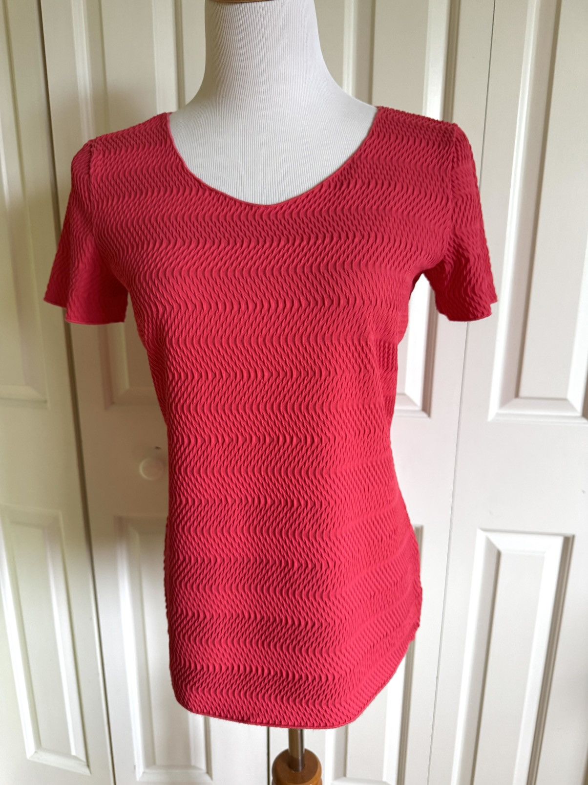 Armani Collezioni ARMANI Collezioni Coral Textured Top 8/44 Size M / US 6-8 / IT 42-44 - 1 Thumbnail