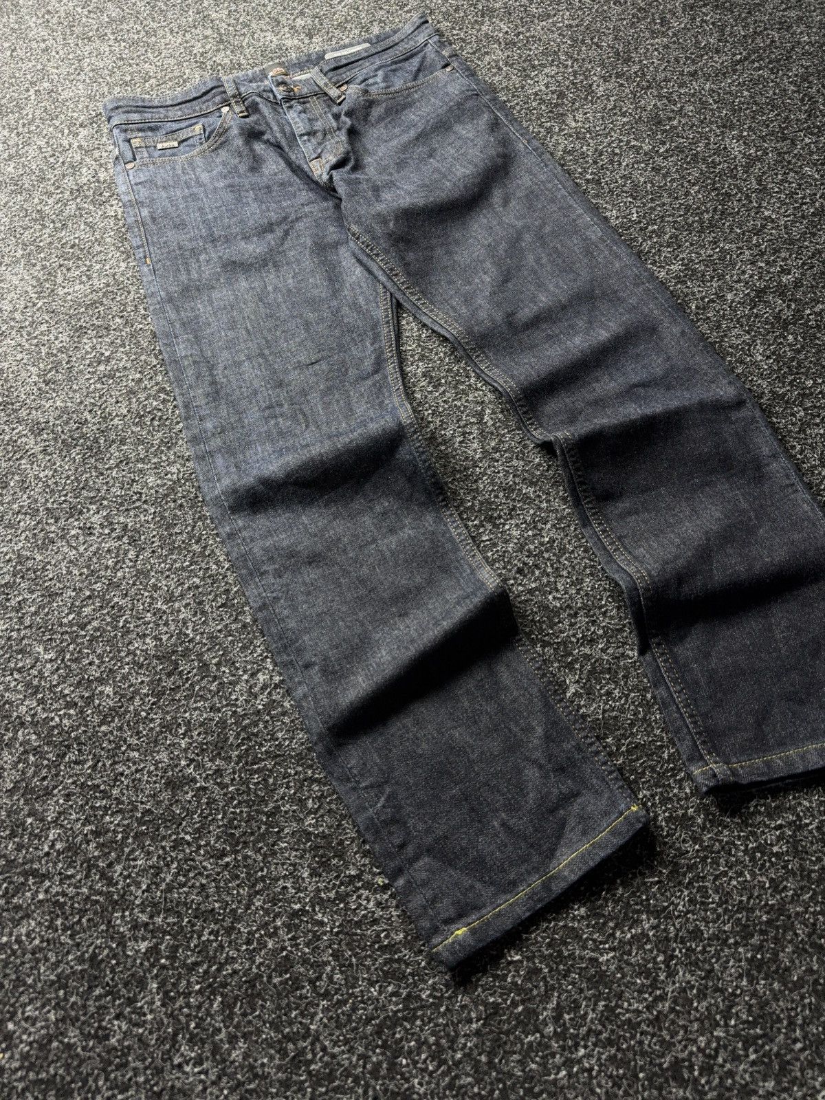 Hugo Boss Luxury 00s Hugo Boss 020 Delaware Slim Fit Dark Blue Jeans Size US 31 - 2 Thumbnail