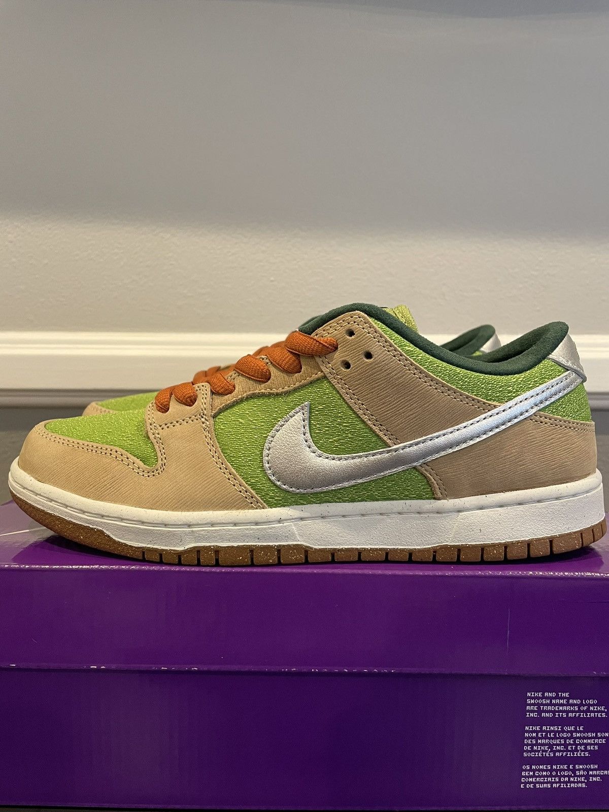Nike Nike SB Dunk Low Pro Escargot Size 8 Men’s/9.5 women’s Size US 8 / EU 41 - 1 Thumbnail