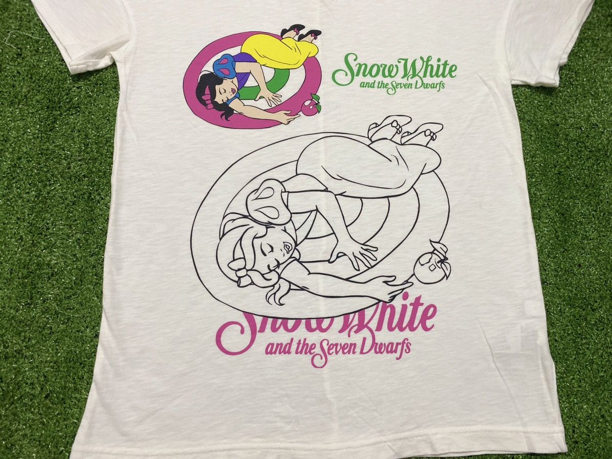Undercover × Uniqlo Uniqlo Undercover Snow White And The Seven Dwarfs Size US L / EU 52-54 / 3 - 2 Thumbnail
