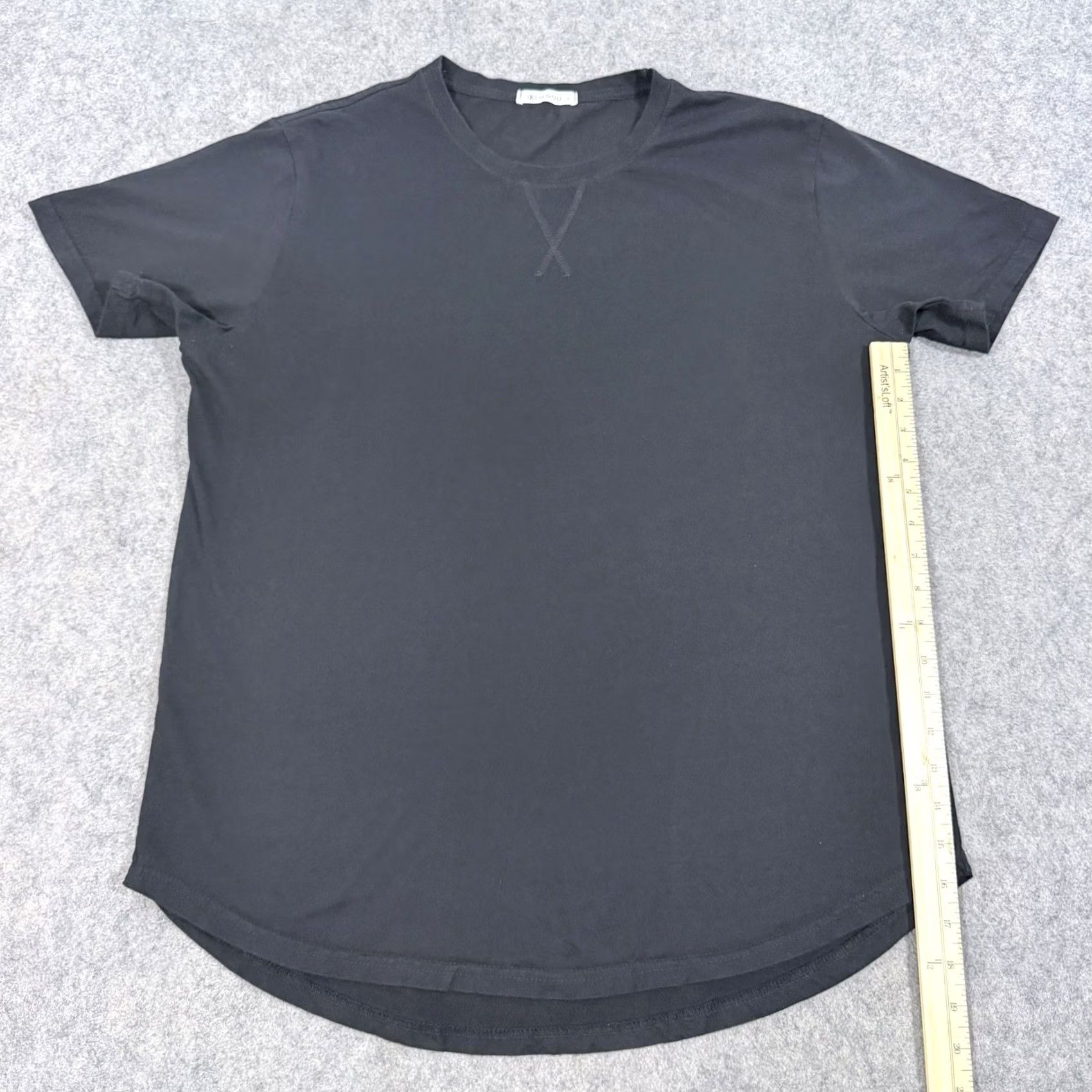 Vintage Kliegou T-Shirt Men's L Black Casual Crew-Neck Short Sleeve Pullover Size L Regular Fit Front Length 28 in Chest 45.5 in Graphic? No Pattern Solid Size US L / EU 52-54 / 3 - 7 Thumbnail