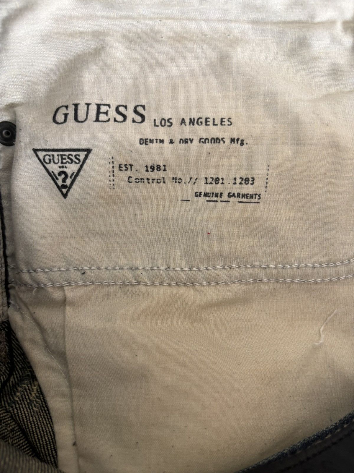Guess VTG Guess LosAngeles BritRocker Jeans Size 36x34 Distressed Size US 36 / EU 52 - 12 Thumbnail