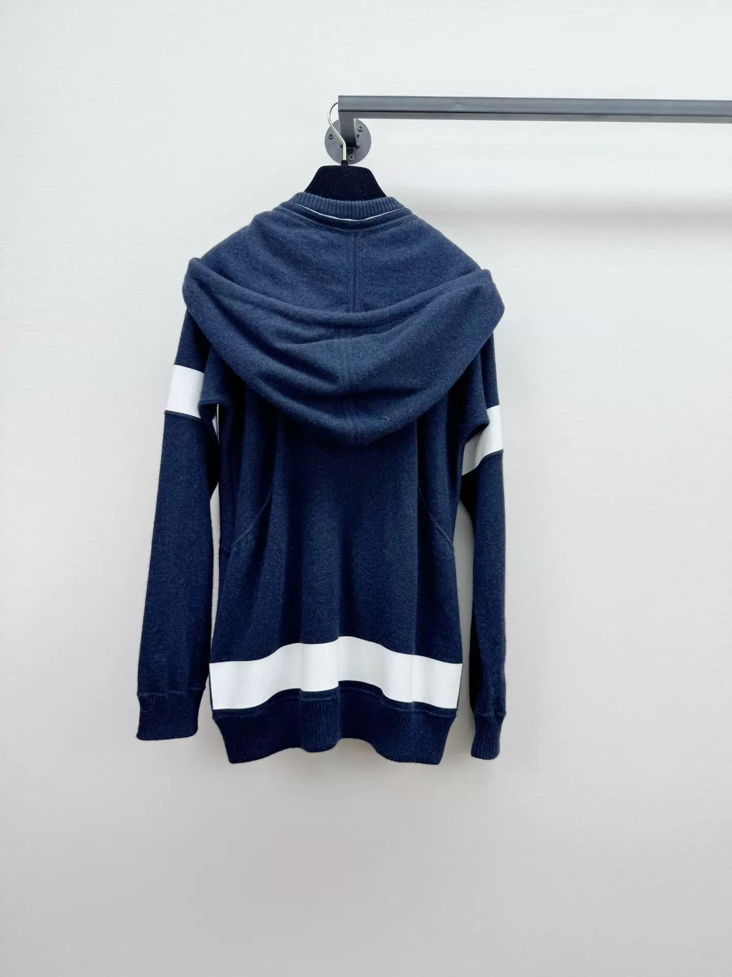 Chanel Chanel Knit Jacket Size 34 Worn 2x Size XS / US 0-2 / IT 36-38 - 5 Thumbnail