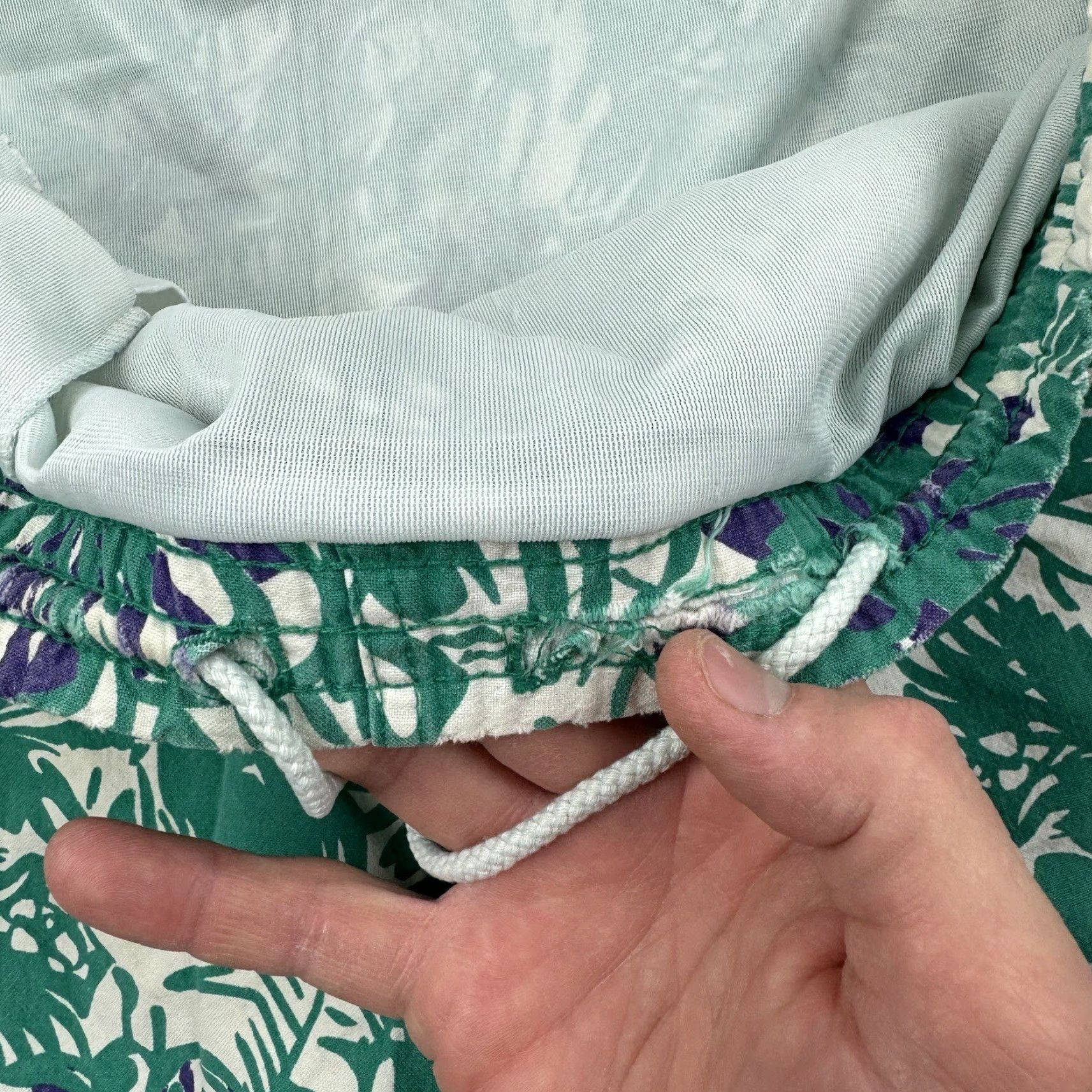 Vintage VINTAGE High Tide Swimwear Men’s Swim Trunks Adult Large Green Floral Beach Shorts 90s Size US 33 - 4 Thumbnail