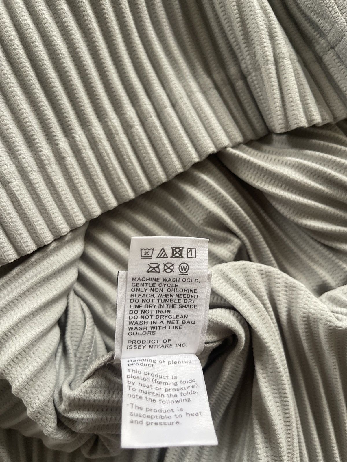 Homme Plisse Issey Miyake Homme Plisse Issey Miyake Size US S / EU 44-46 / 1 - 2 Thumbnail