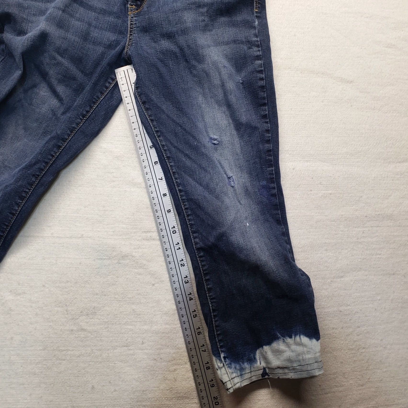 Levi's Levi's Jeans CapriMidRise Dark Wash Denim Stretch Jeans Women's 6 Capris Levi's Jeans Capri Mid Rise Dark Wash Women 6 Size 28" / US 6 / IT 42 - 7 Thumbnail