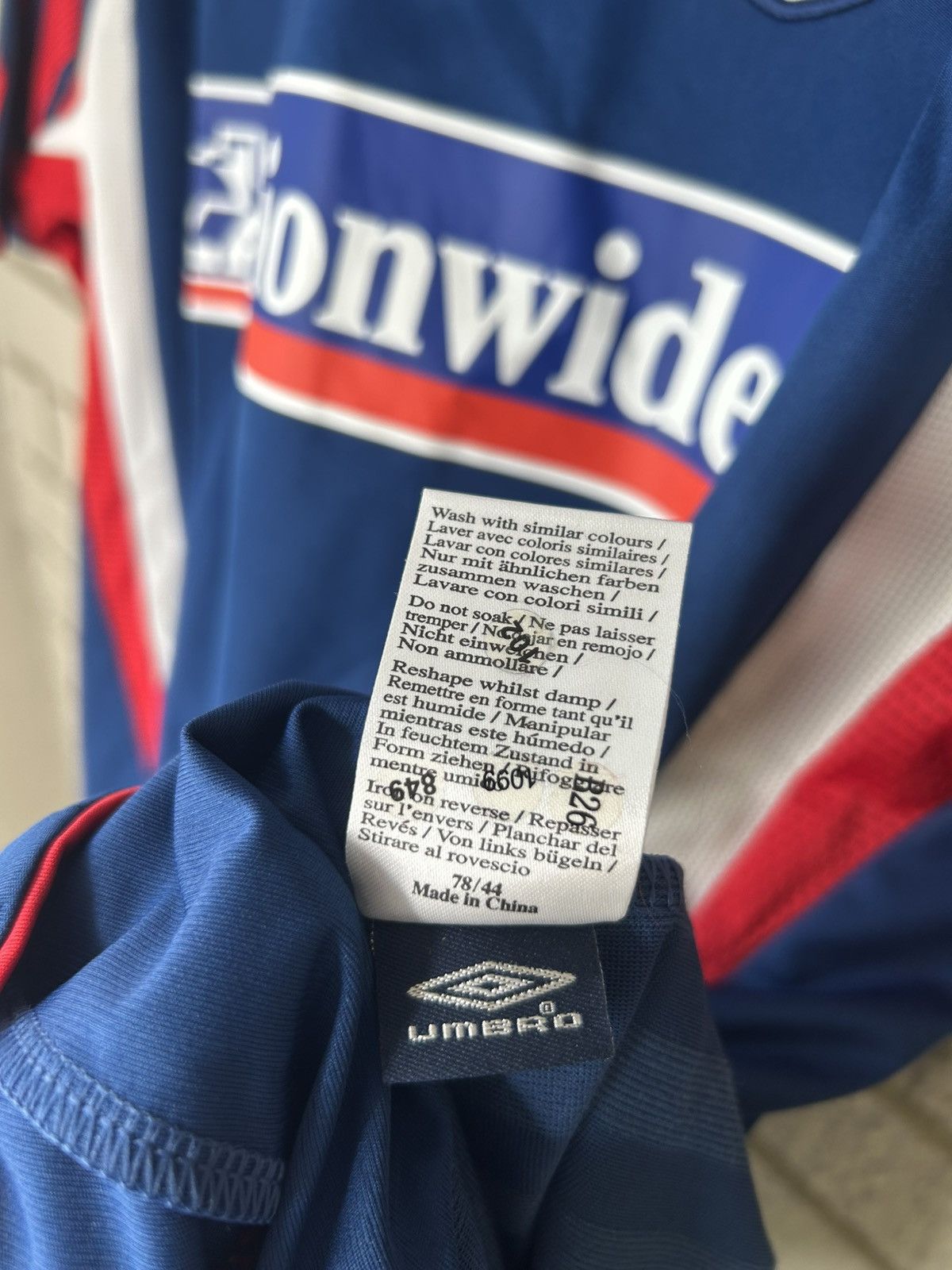 Umbro Vintage Umbro England 2005 Training Jersey Size US L / EU 52-54 / 3 - 14 Thumbnail