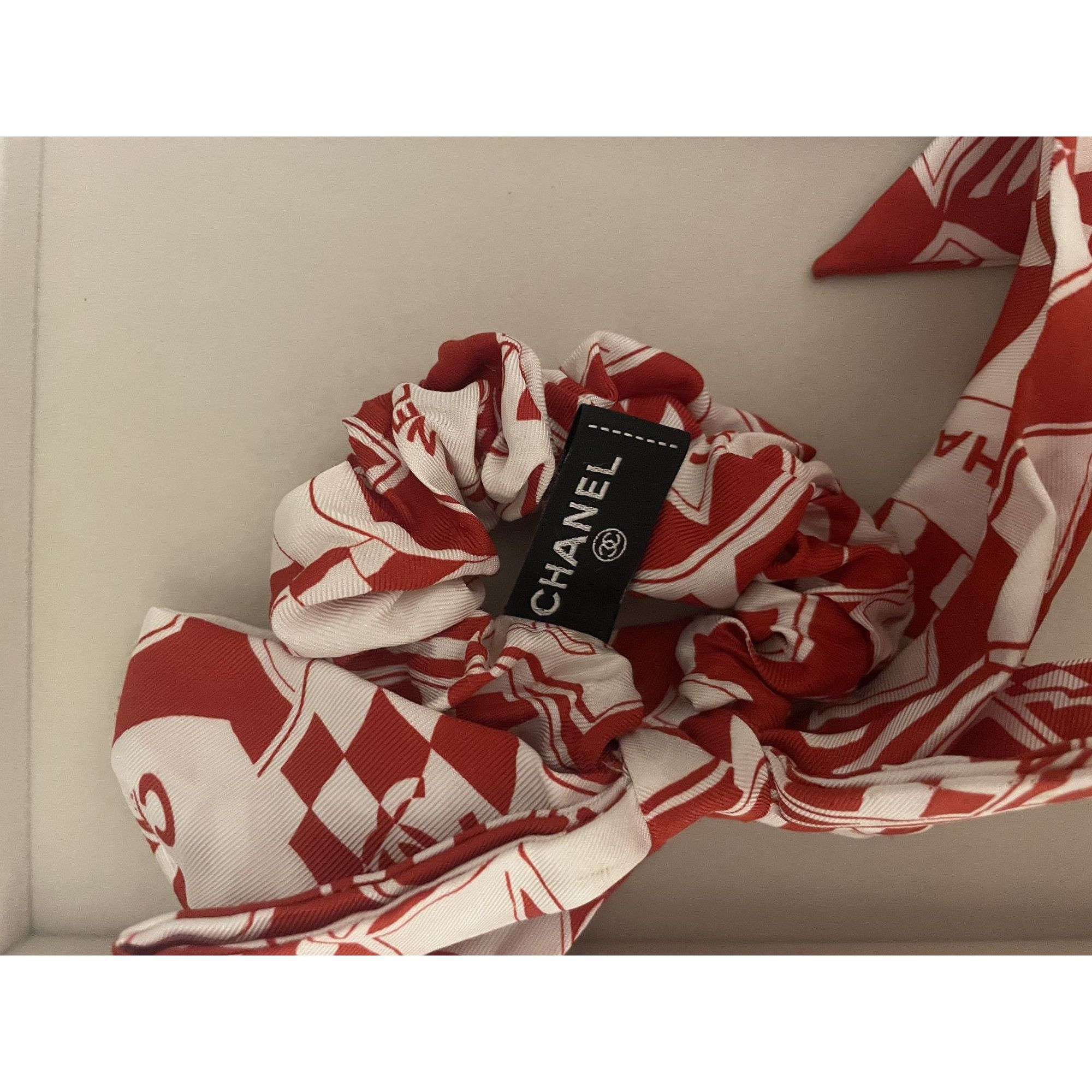Chanel Chanel Red & White Logo Silk Hair Scrunchie Set Size ONE SIZE - 4 Thumbnail
