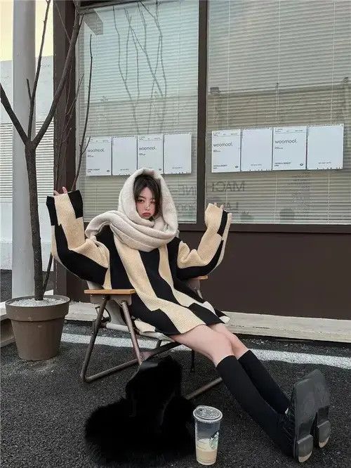 Japanese Brand Stripe Knit Sweater Size ONE SIZE - 1 Thumbnail