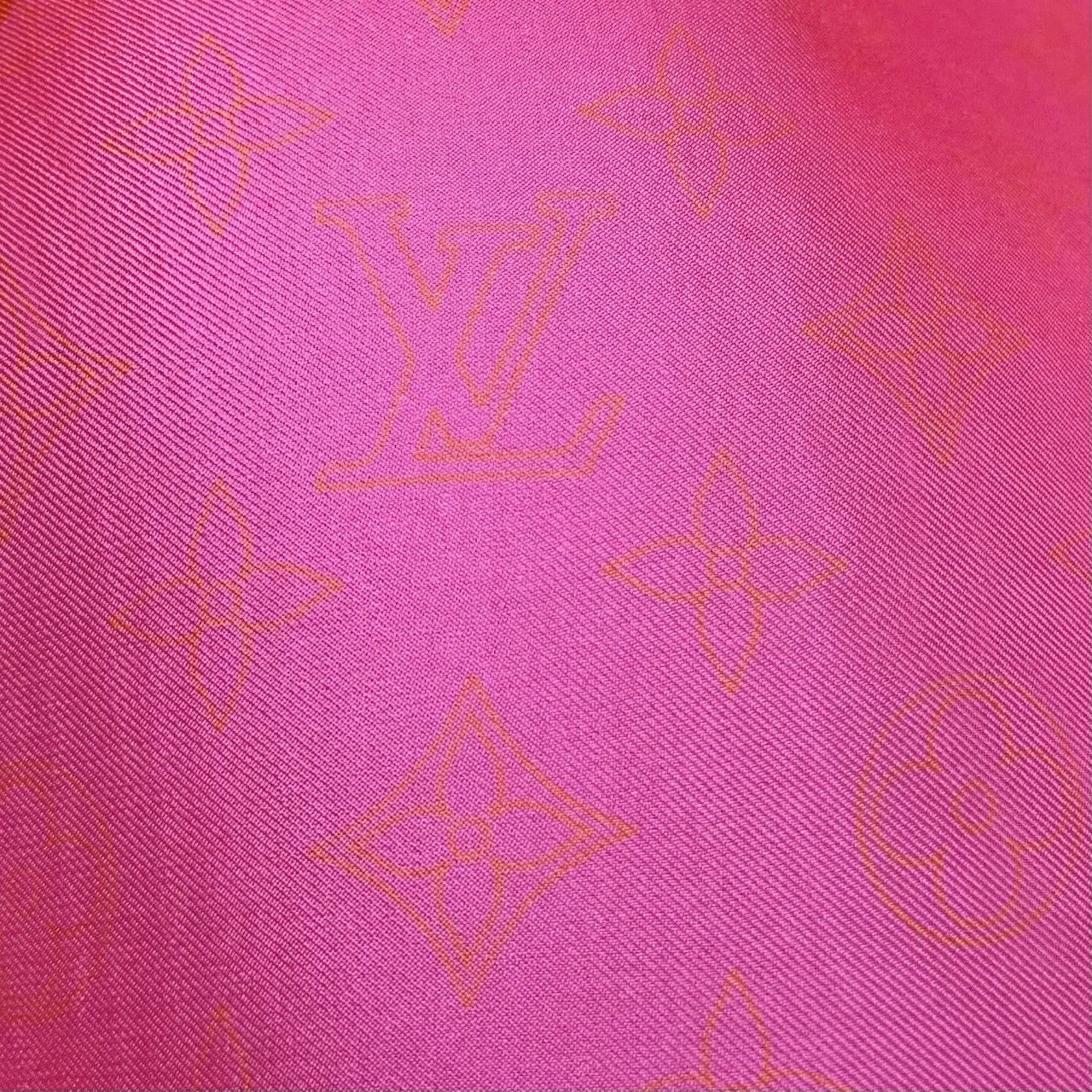 Louis Vuitton Louis Vuitton X Robert Wilson Hot Pink Bandana Silk Scarf Size ONE SIZE - 6 Thumbnail