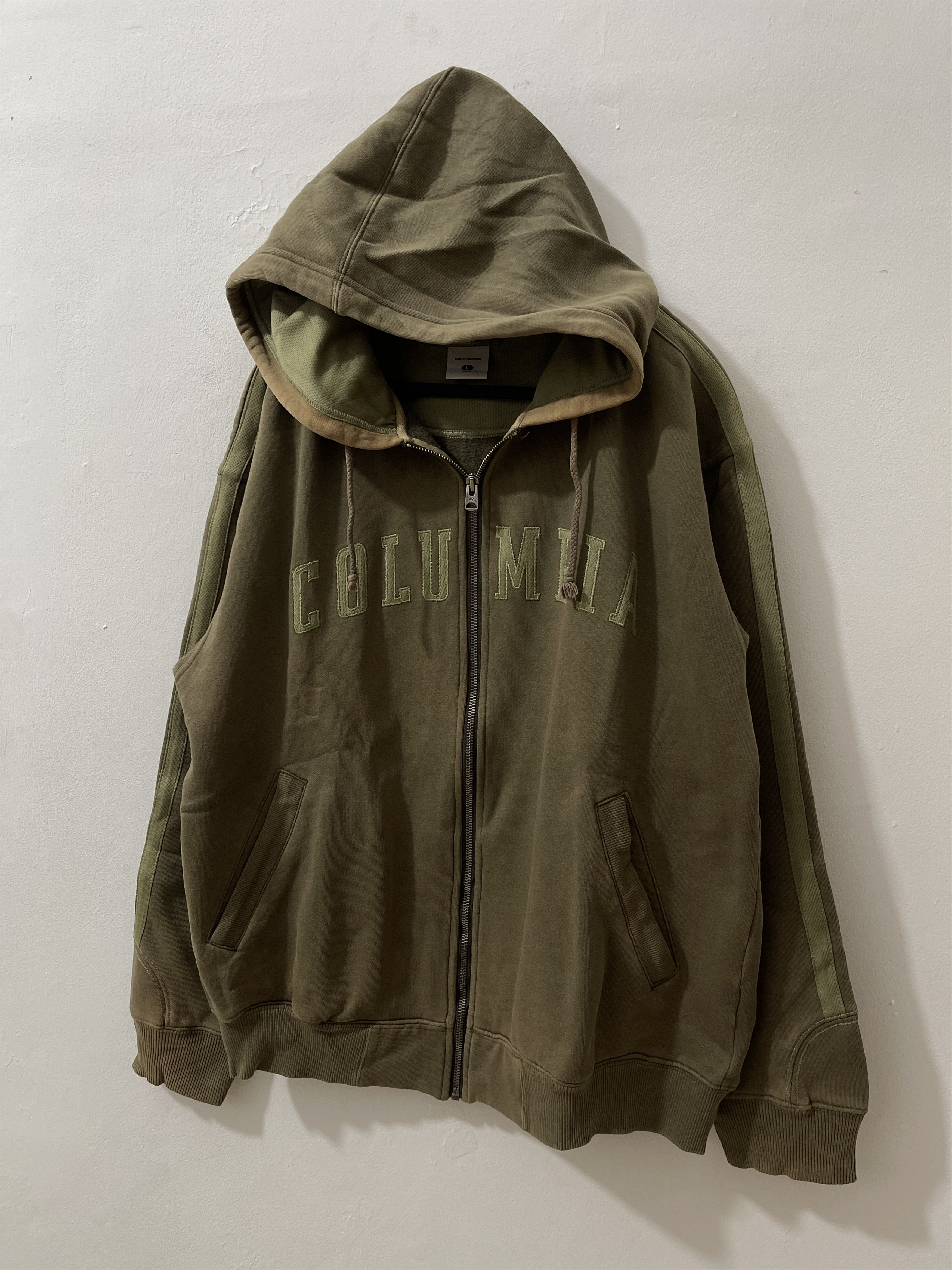 Japanese Brand Vintage Rare Columbia Y2k Sunfade Zip Hoodie Jacket Size US L / EU 52-54 / 3 - 2 Thumbnail