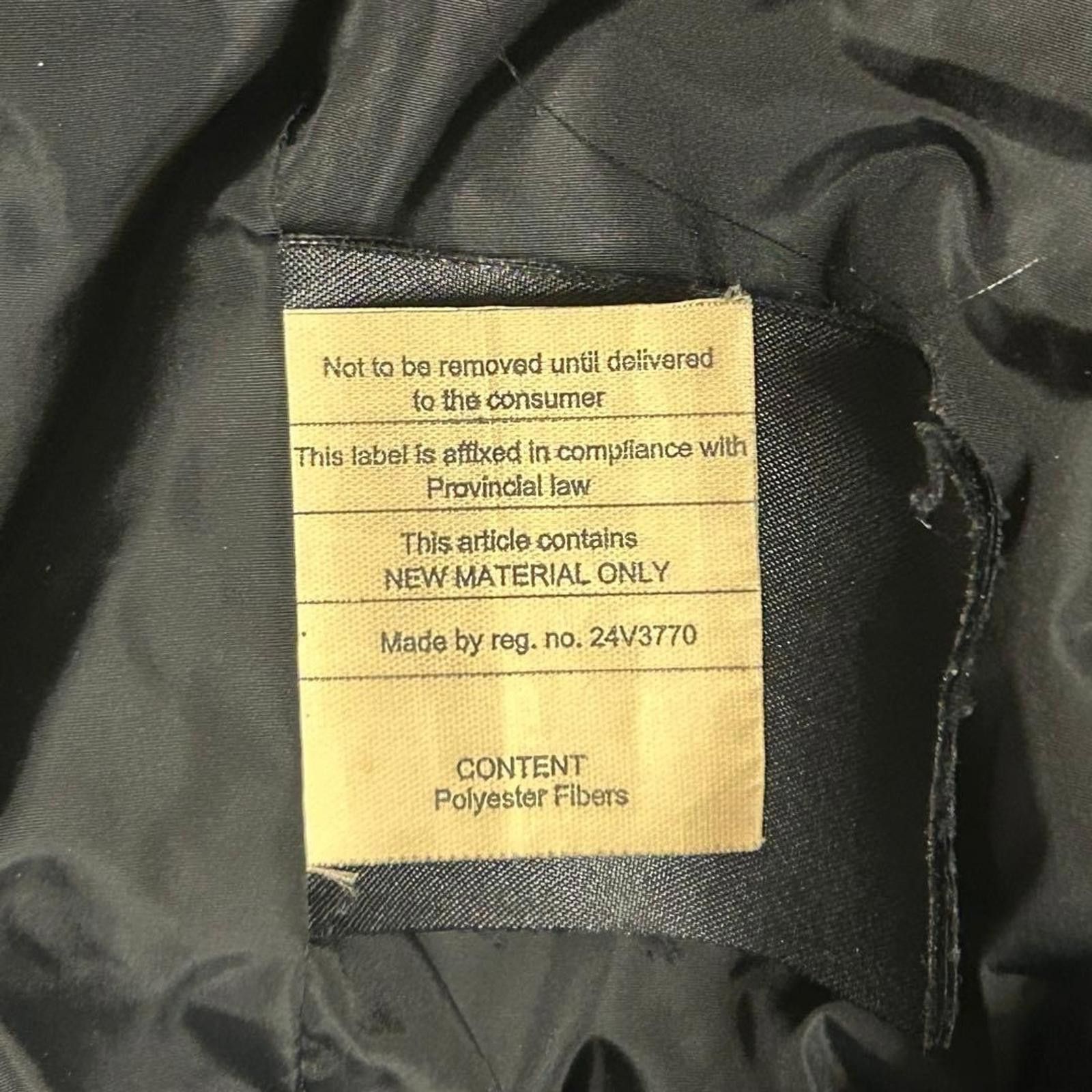 Prada Prada - Black Puffer Jacket Fur Hood Size M / US 6-8 / IT 42-44 - 9 Thumbnail