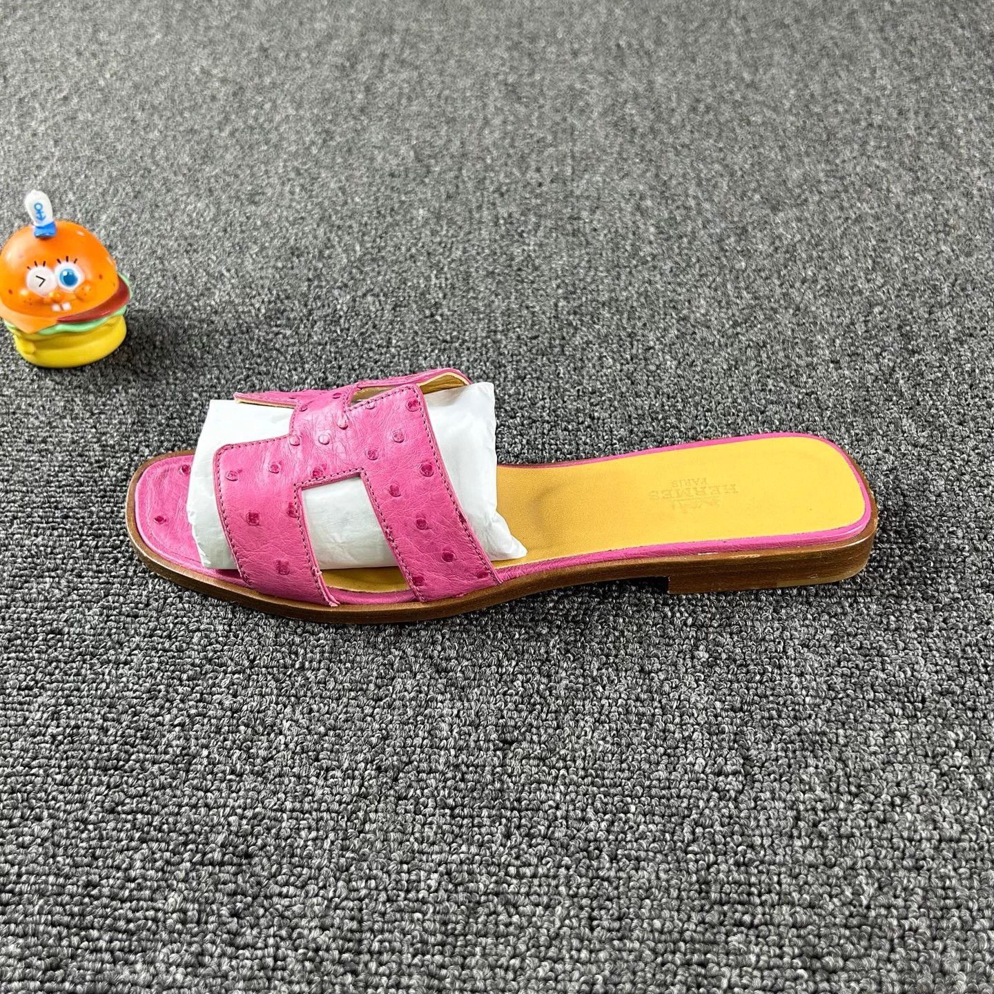 Hermes Hermes Ostrich H Slides Ceramic Pink 38 Size US 7 / IT 37 - 3 Thumbnail