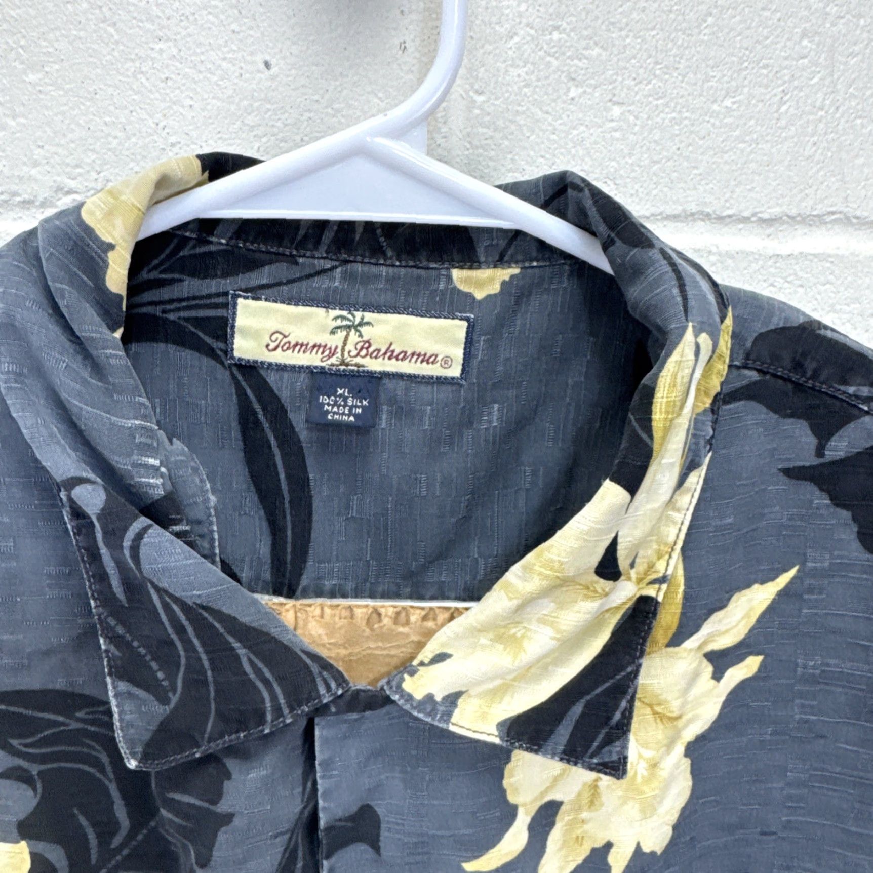 Tommy Bahama VINTAGE Tommy Bahama Floral Silk Button-Down Camp Shirt Mens XL Beach Size US XL / EU 56 / 4 - 3 Thumbnail